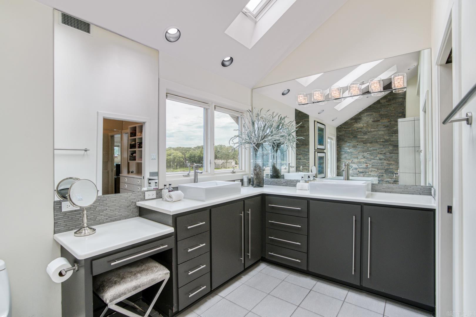 LAKEWOOD - Residential