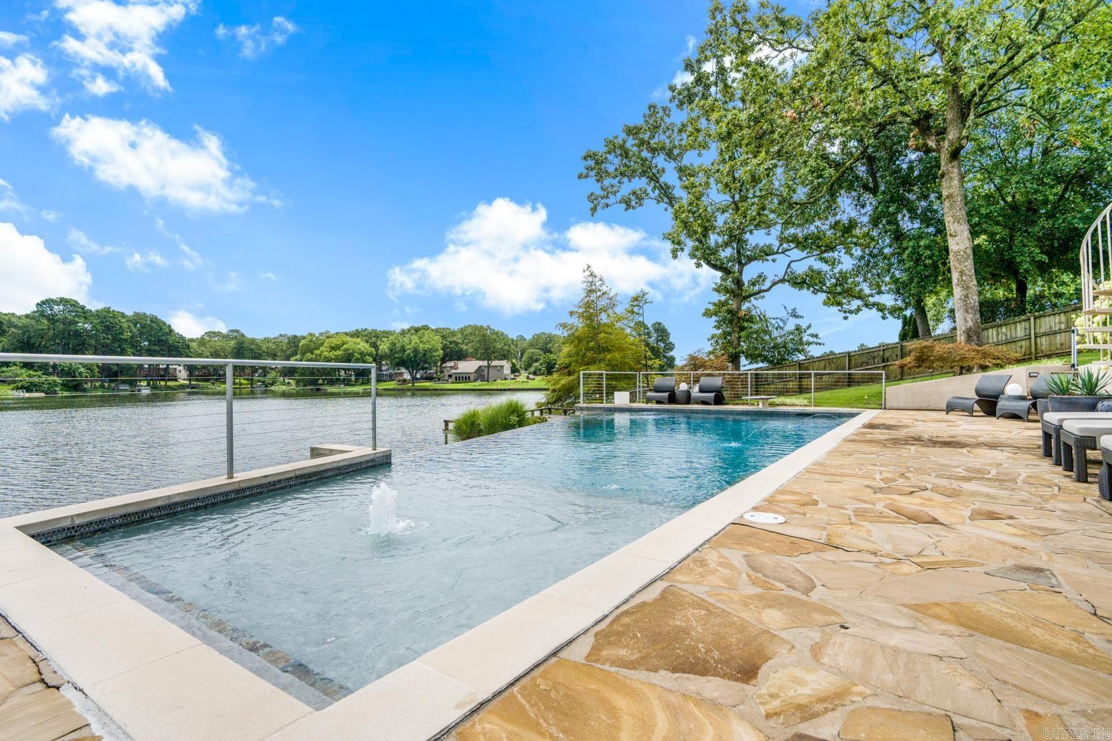 LAKEWOOD - Residential