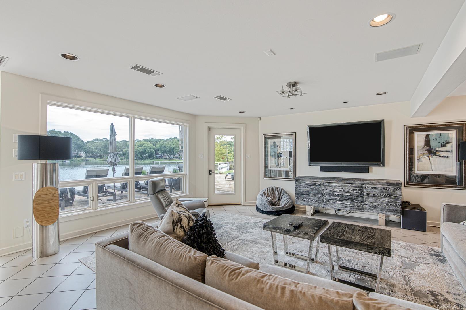 LAKEWOOD - Residential