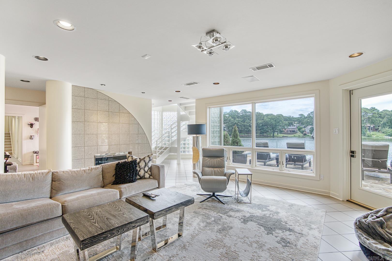 LAKEWOOD - Residential