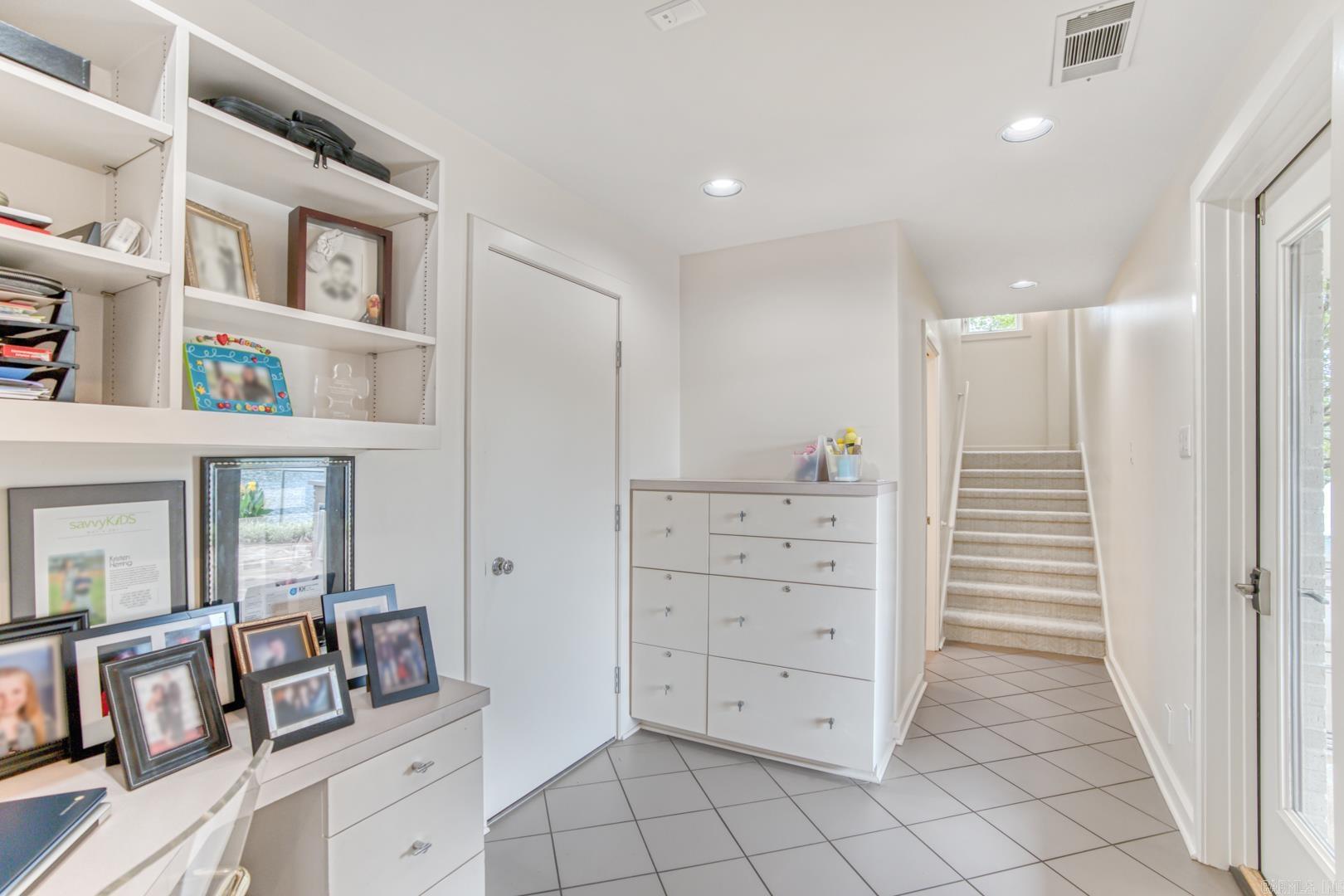 LAKEWOOD - Residential