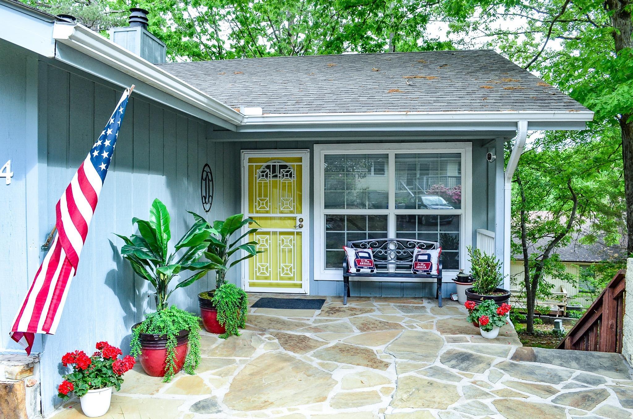 VALENCIA COURTS - Residential