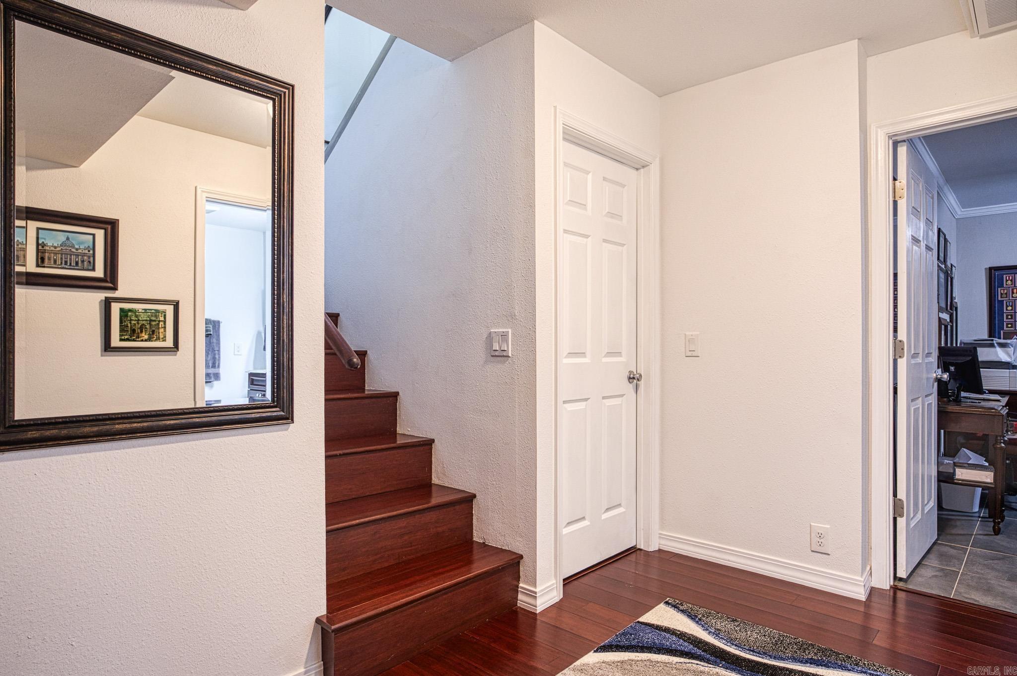 VALENCIA COURTS - Residential