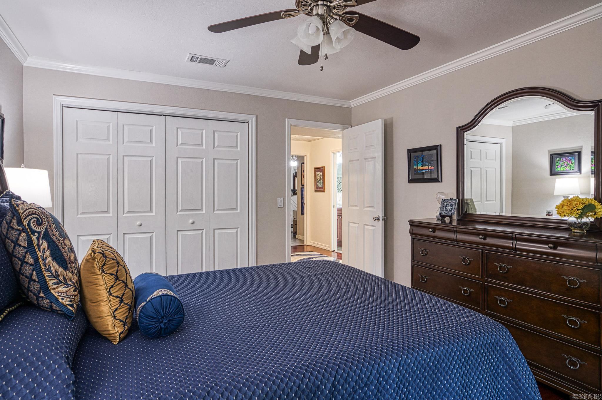 VALENCIA COURTS - Residential