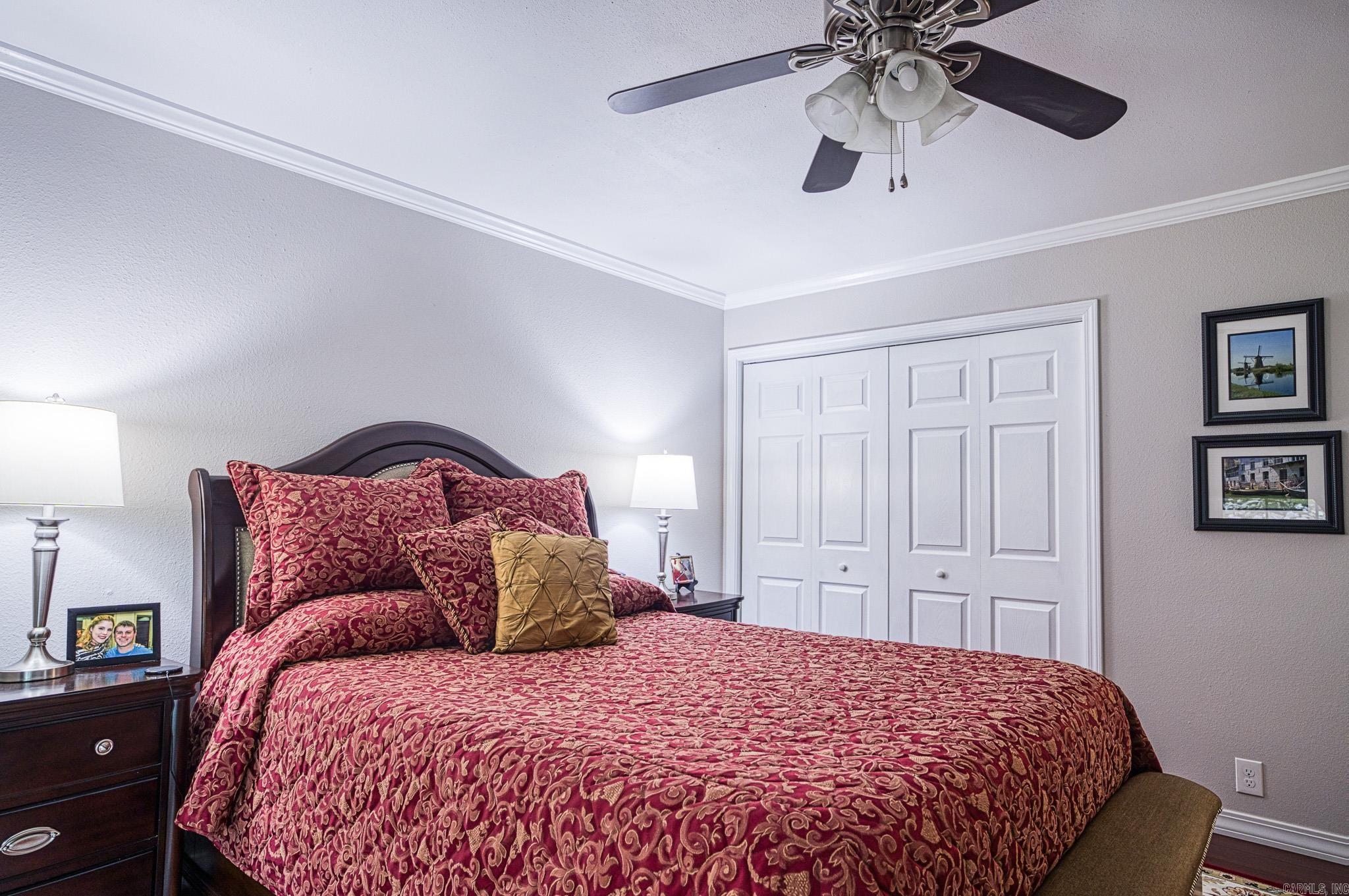 VALENCIA COURTS - Residential