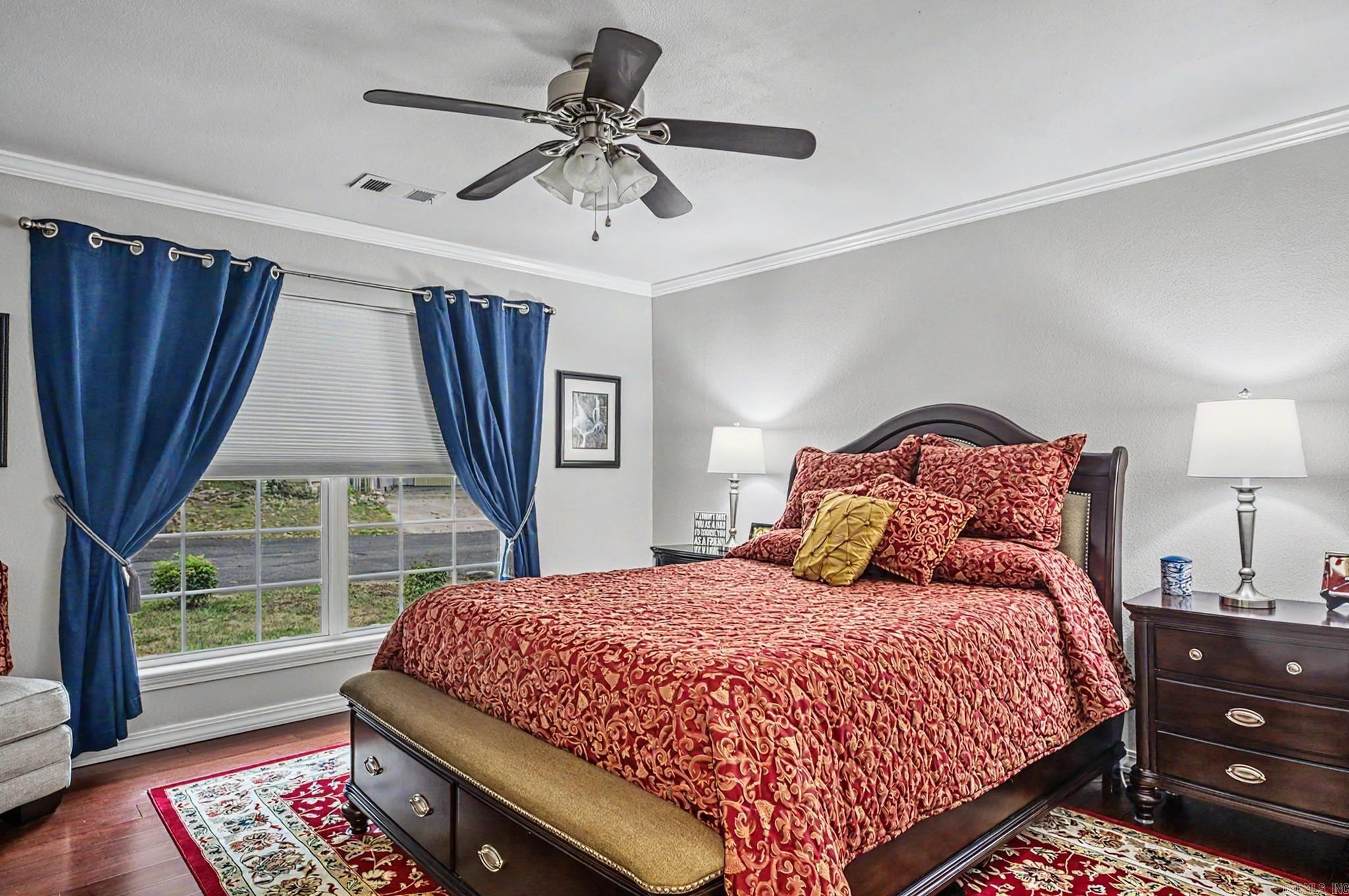 VALENCIA COURTS - Residential