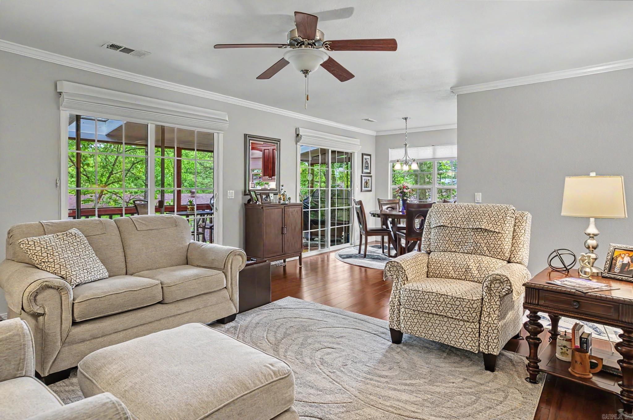 VALENCIA COURTS - Residential