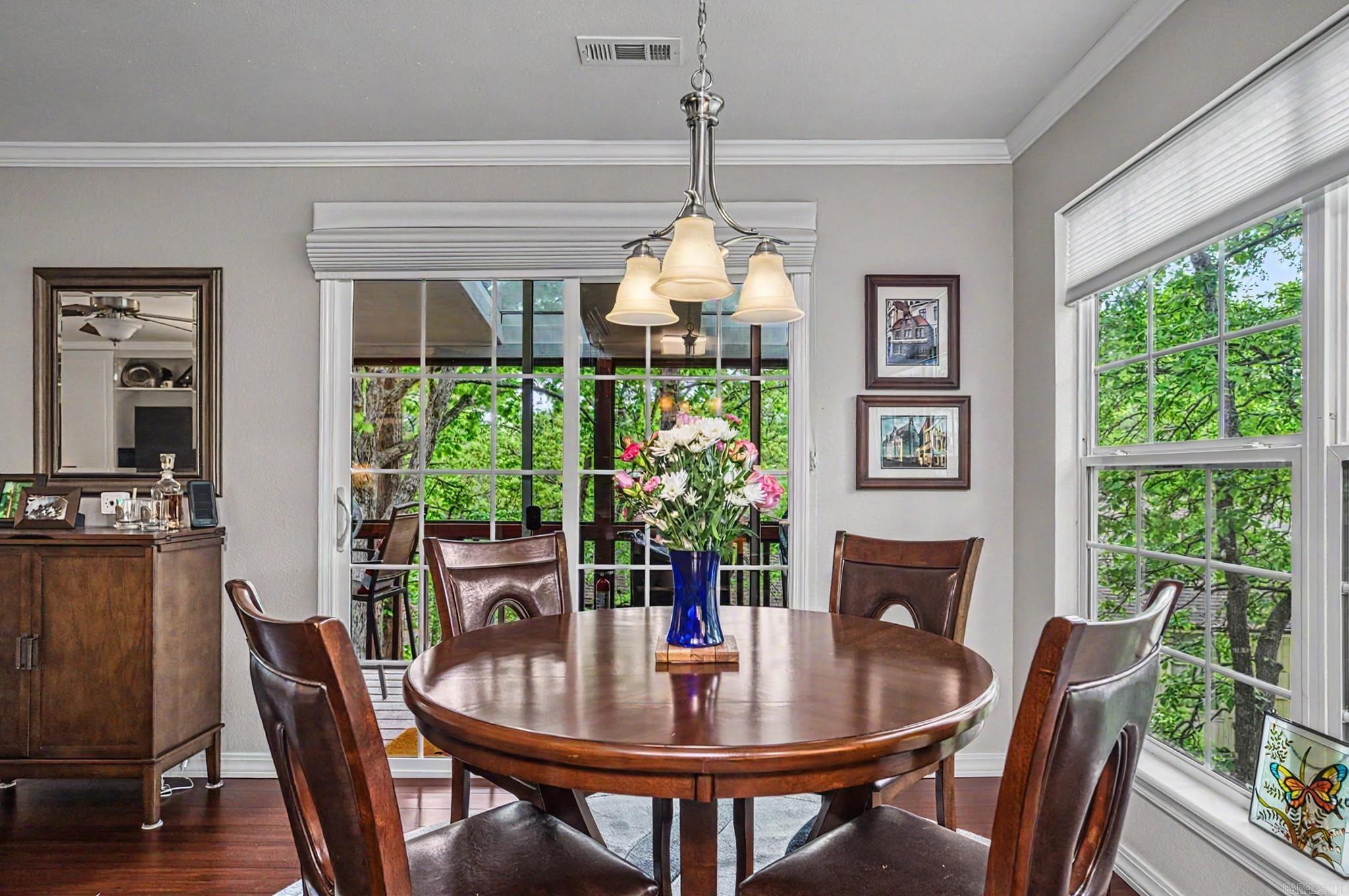 VALENCIA COURTS - Residential