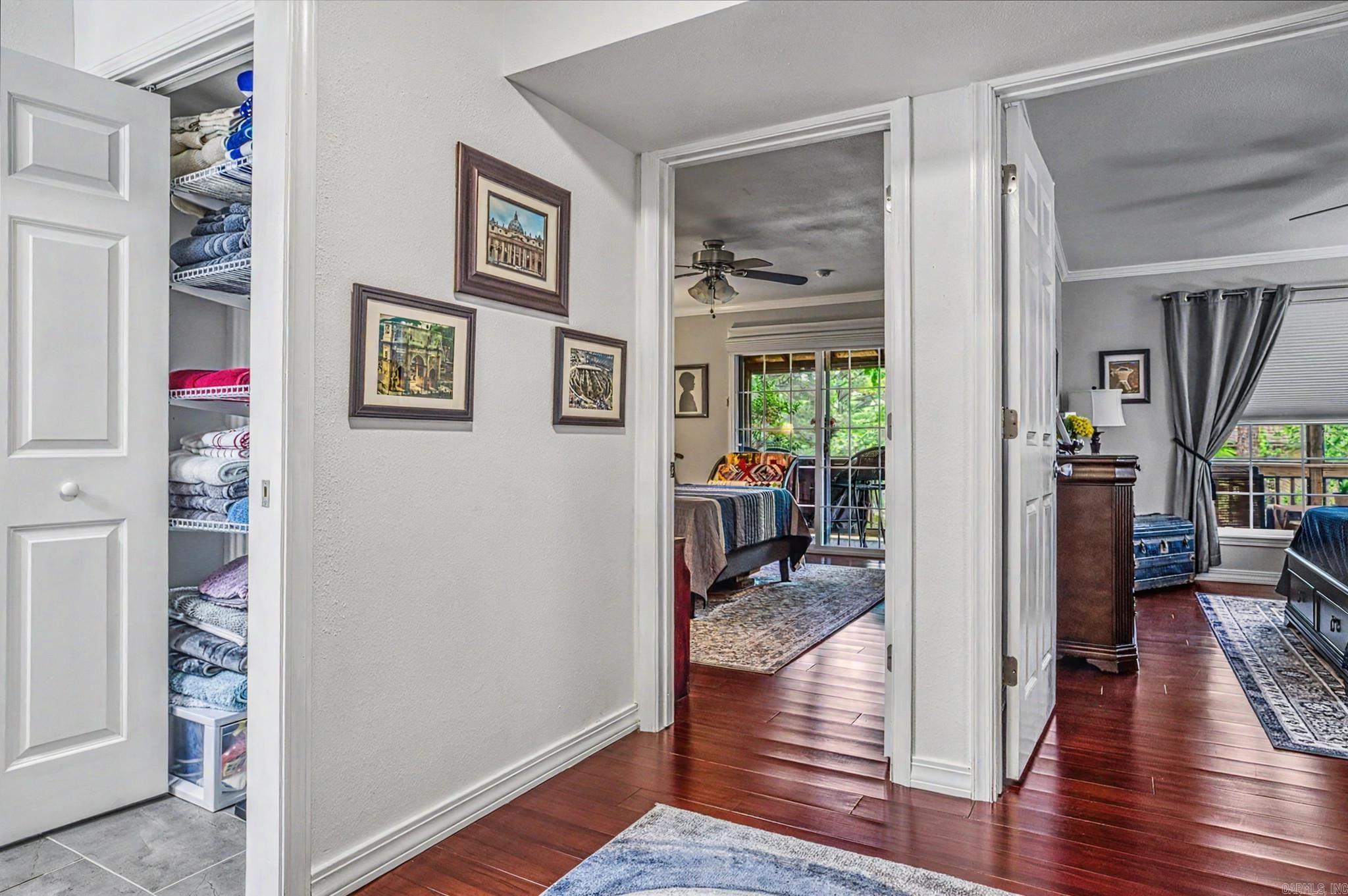 VALENCIA COURTS - Residential