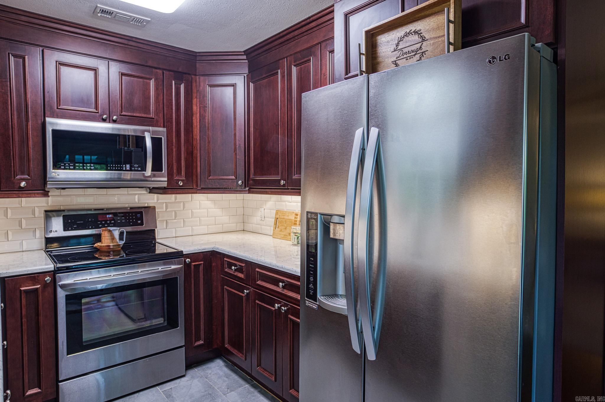 VALENCIA COURTS - Residential