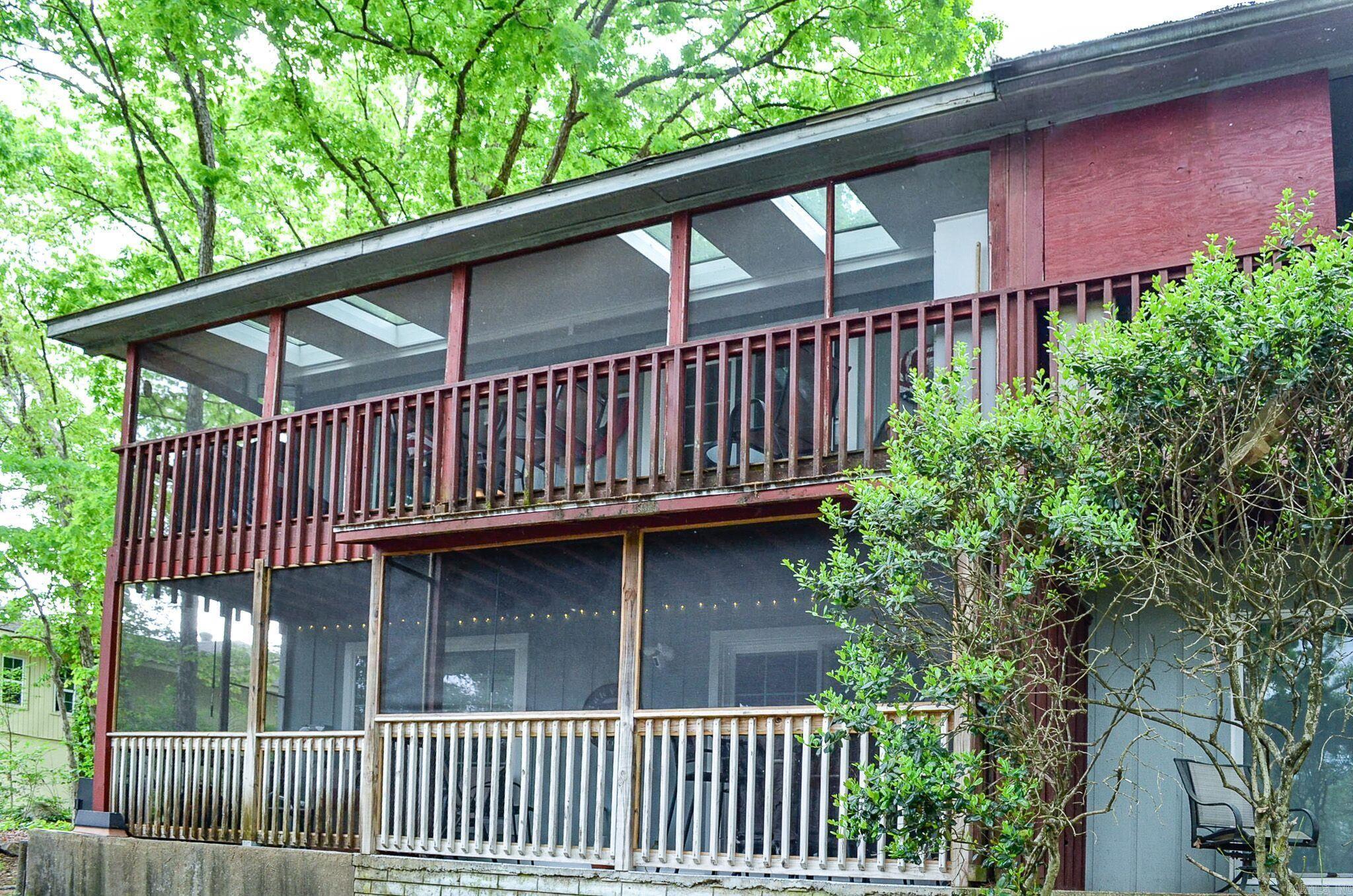 VALENCIA COURTS - Residential