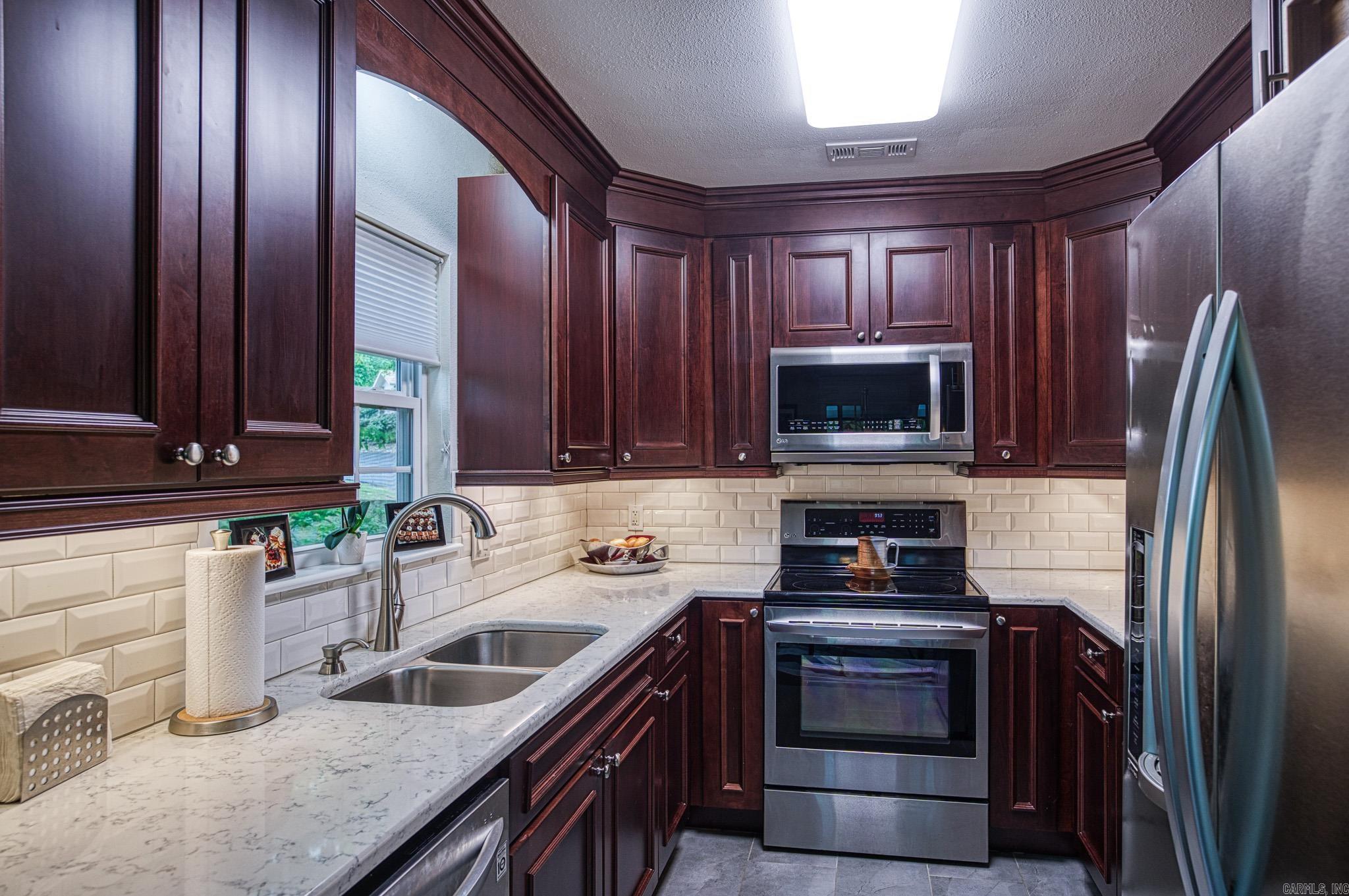 VALENCIA COURTS - Residential