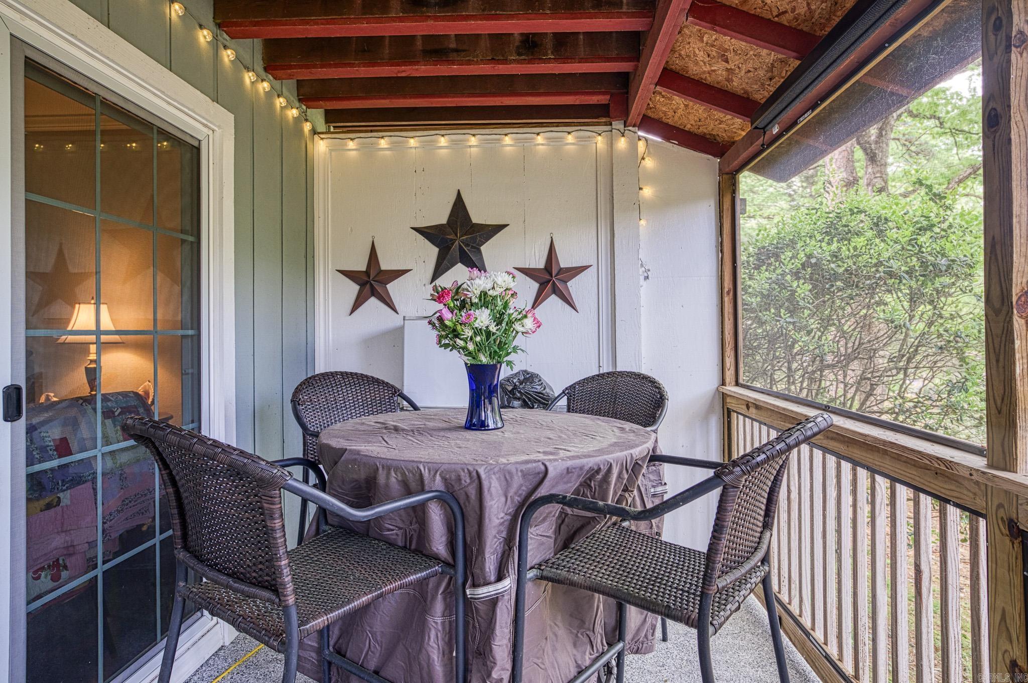 VALENCIA COURTS - Residential