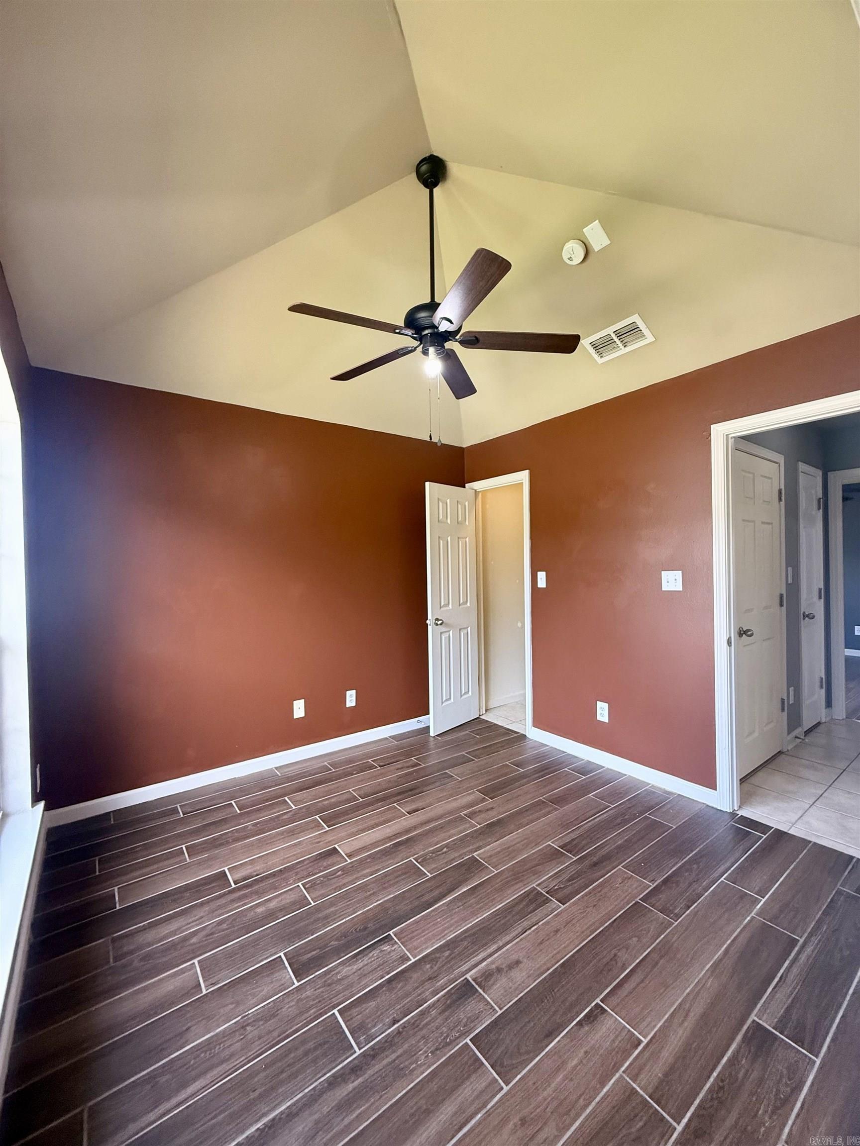 WISTERIA VINEYARD - Residential