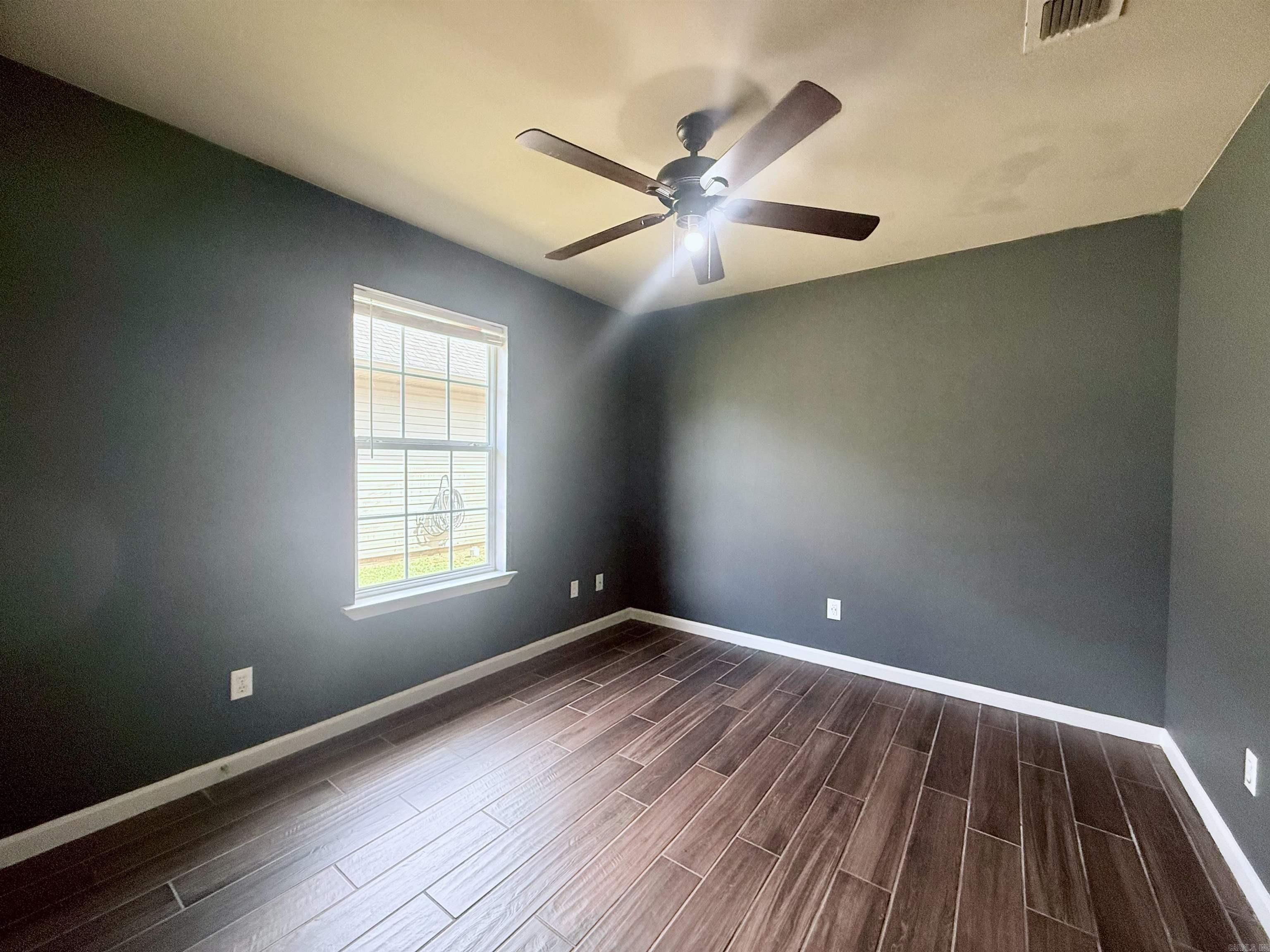 WISTERIA VINEYARD - Residential