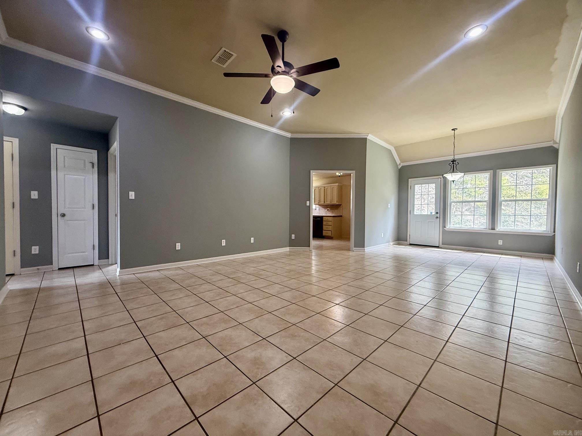 WISTERIA VINEYARD - Residential