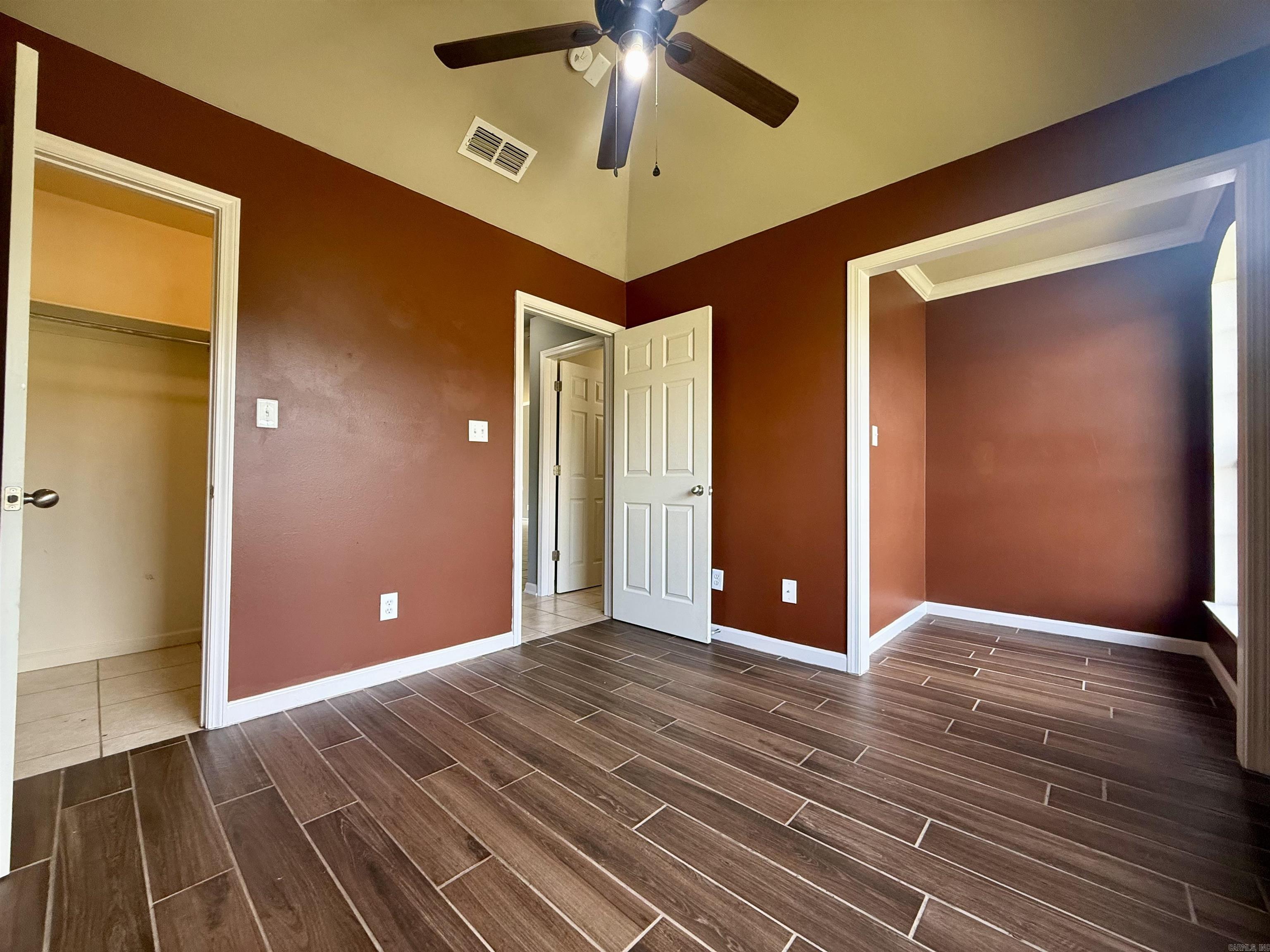 WISTERIA VINEYARD - Residential