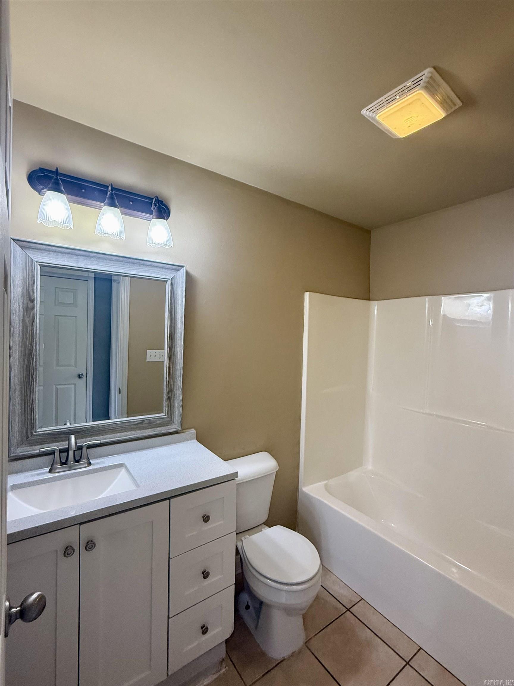 WISTERIA VINEYARD - Residential