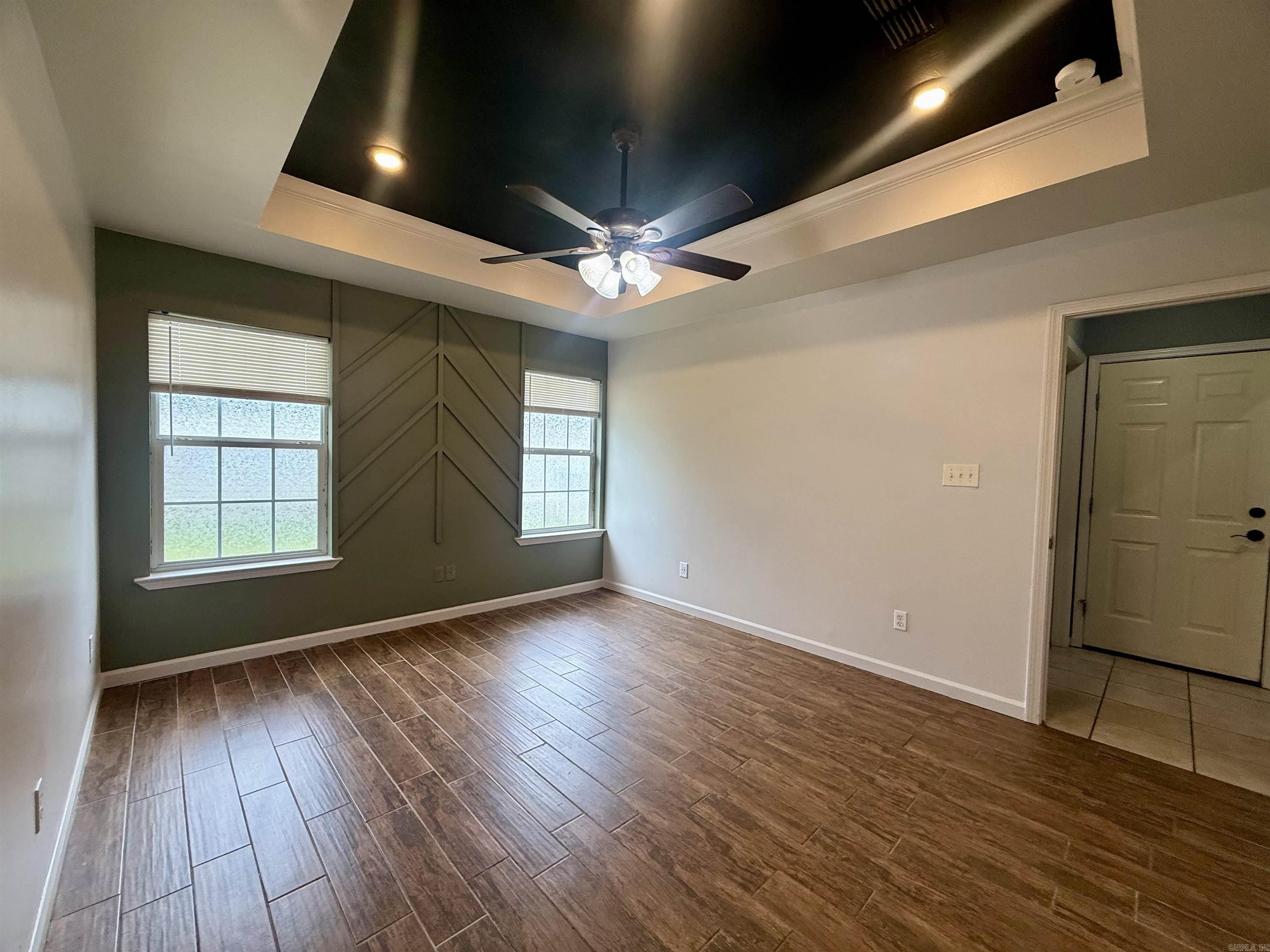 WISTERIA VINEYARD - Residential