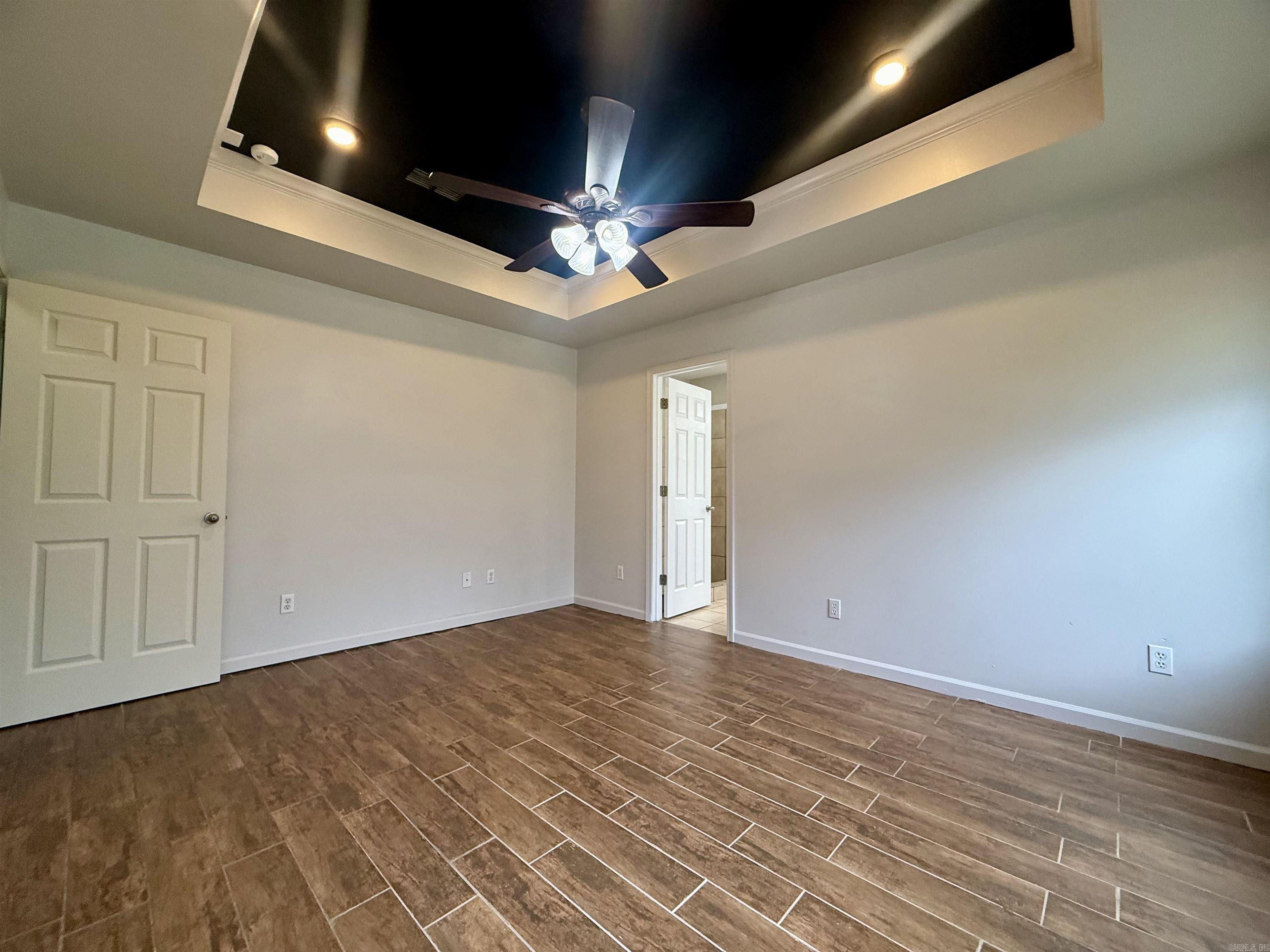 WISTERIA VINEYARD - Residential