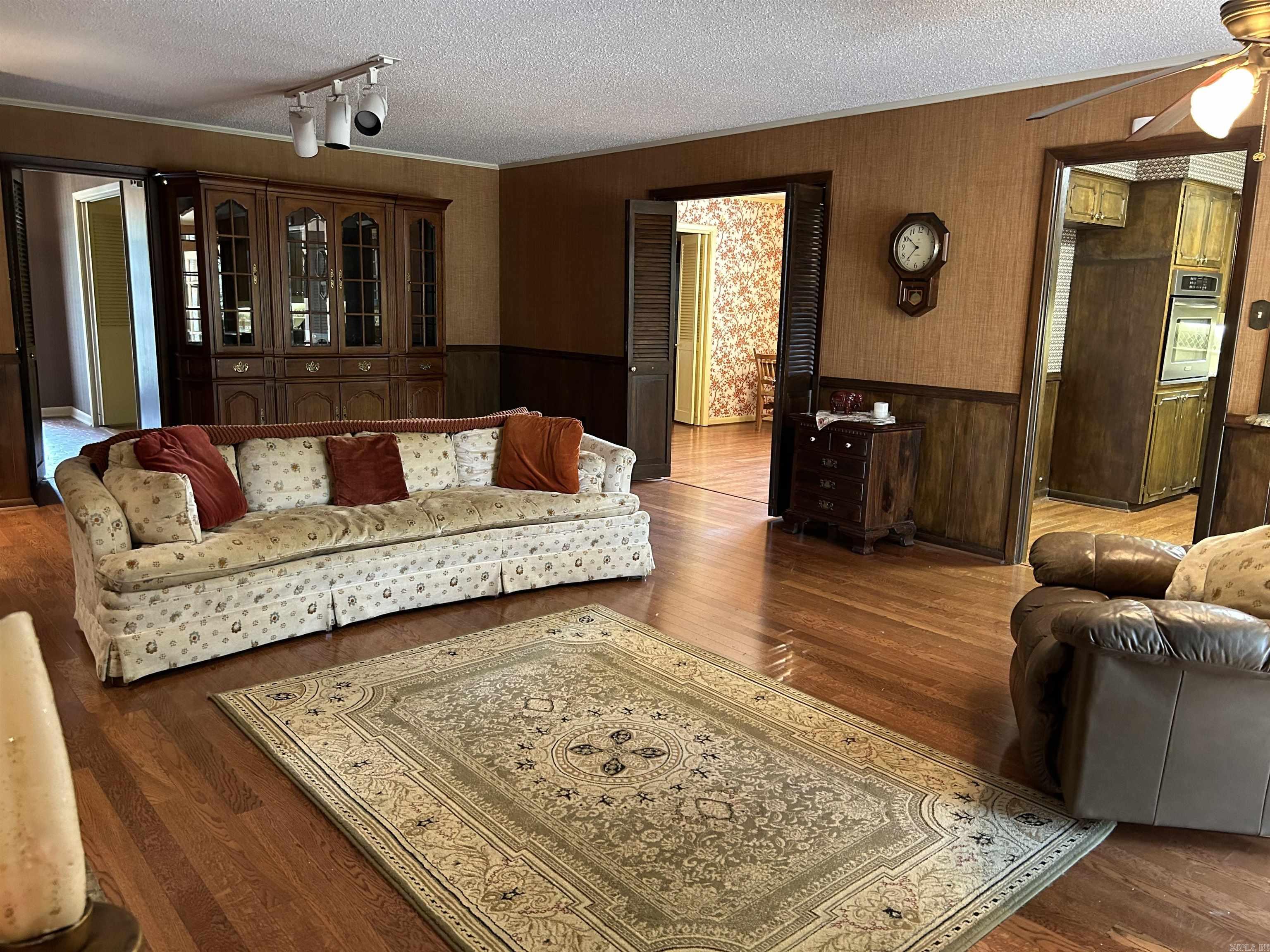 INDIAN HILLS - Residential