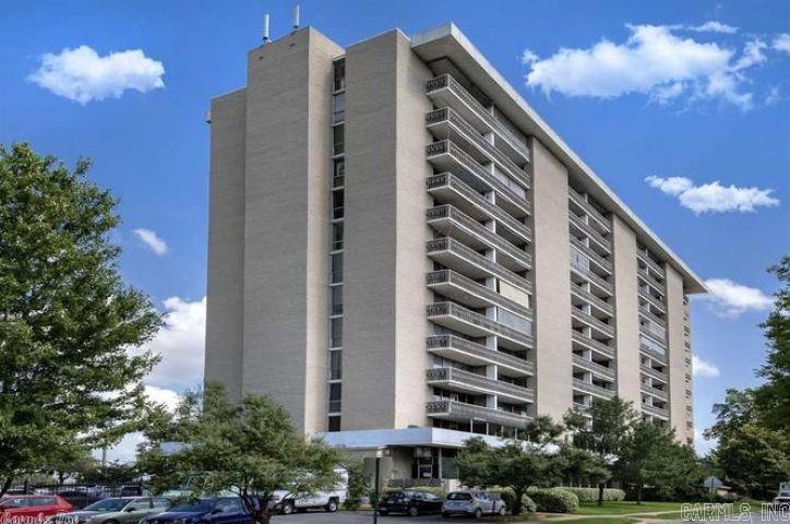 Quaint condo in the well-established Quapaw Towers.