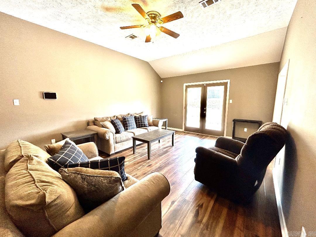 SMITHFIELD - Residential