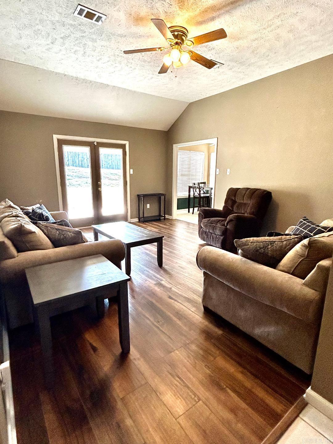 SMITHFIELD - Residential