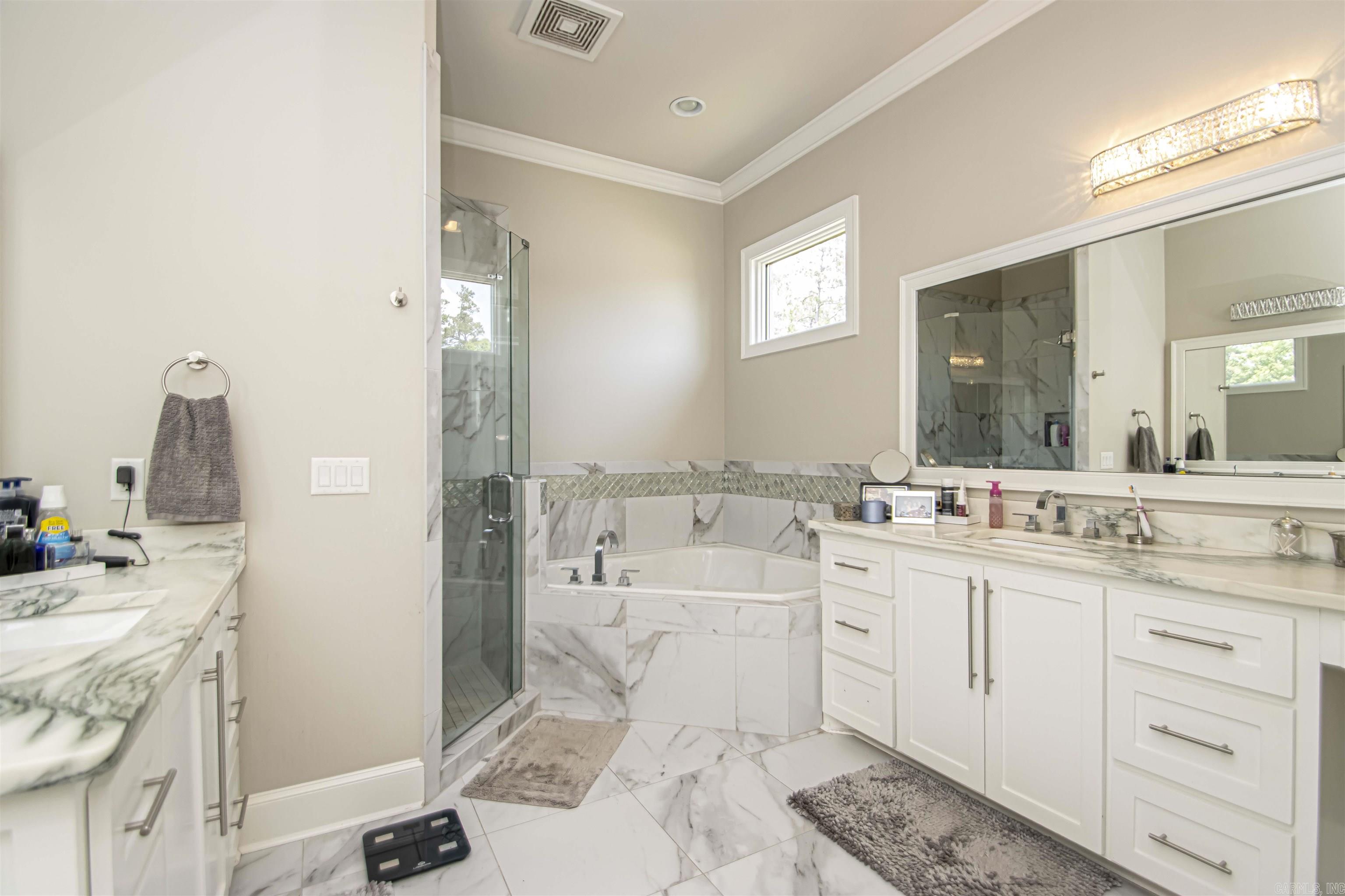 CHENAL VALLEY "ACCADIA COURT" - Residential