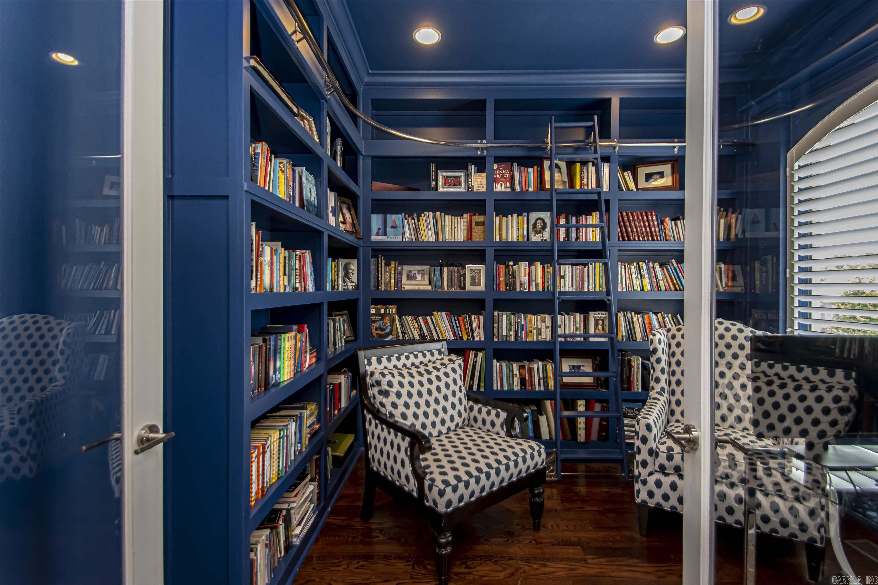 CHENAL VALLEY "ACCADIA COURT" - Residential