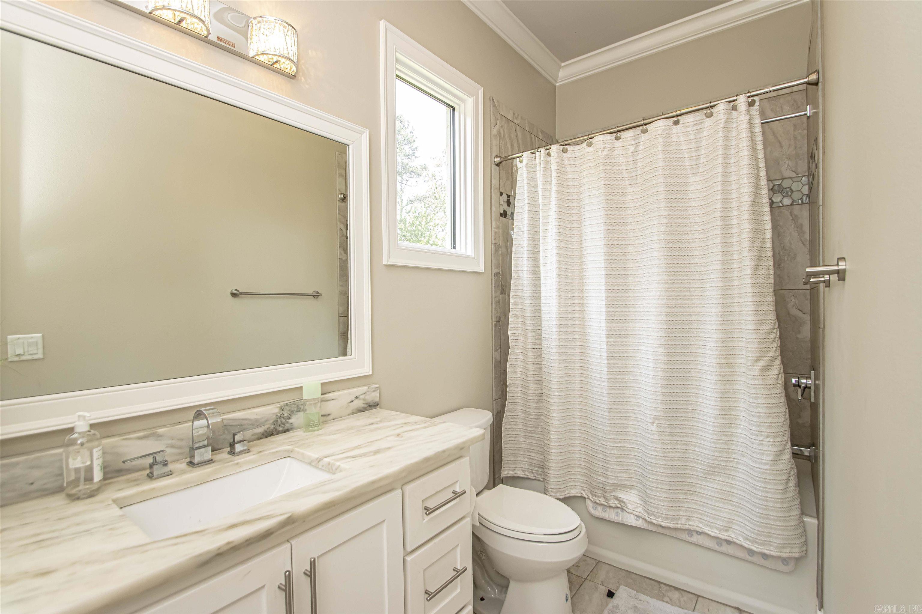 CHENAL VALLEY "ACCADIA COURT" - Residential