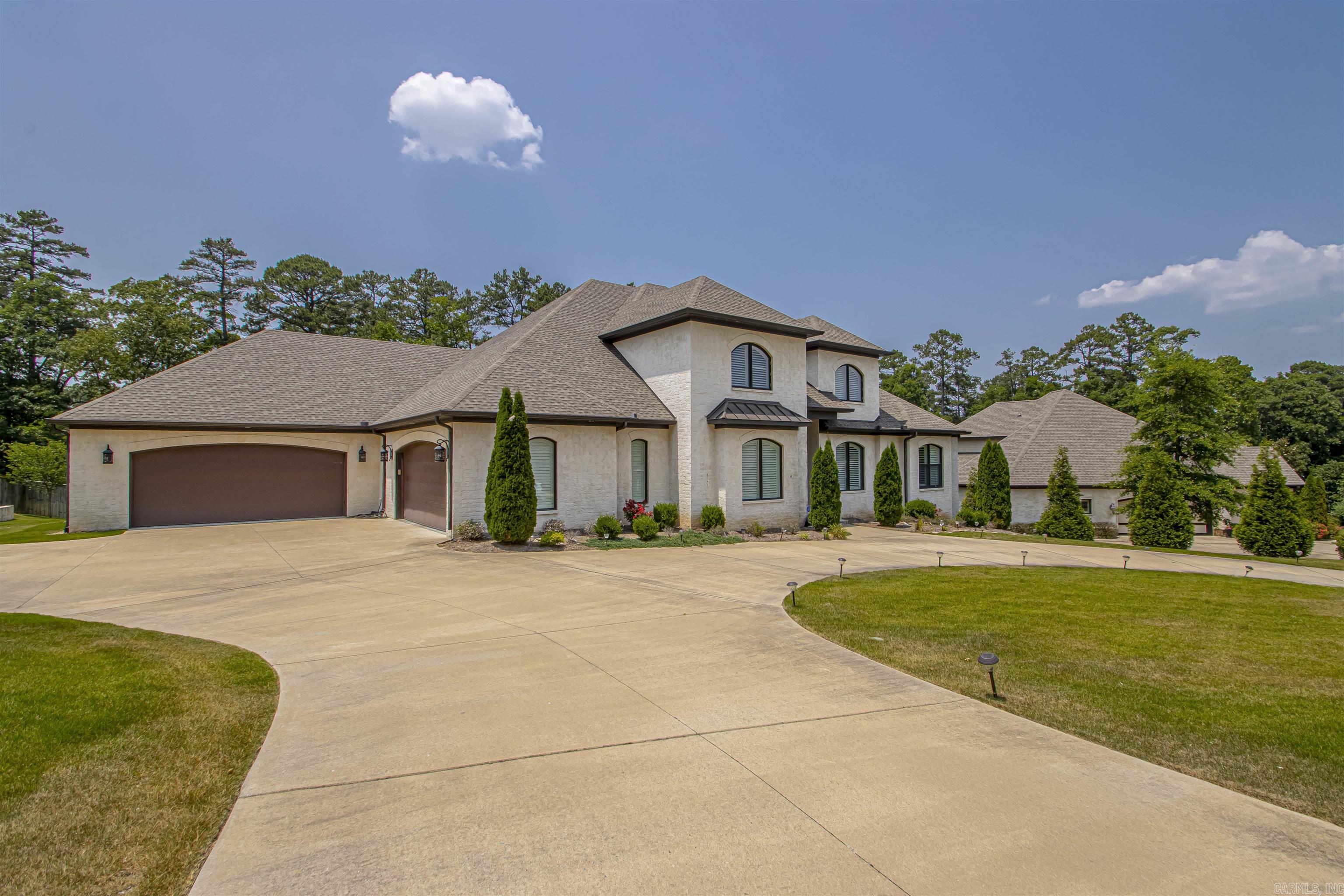 CHENAL VALLEY "ACCADIA COURT" - Residential