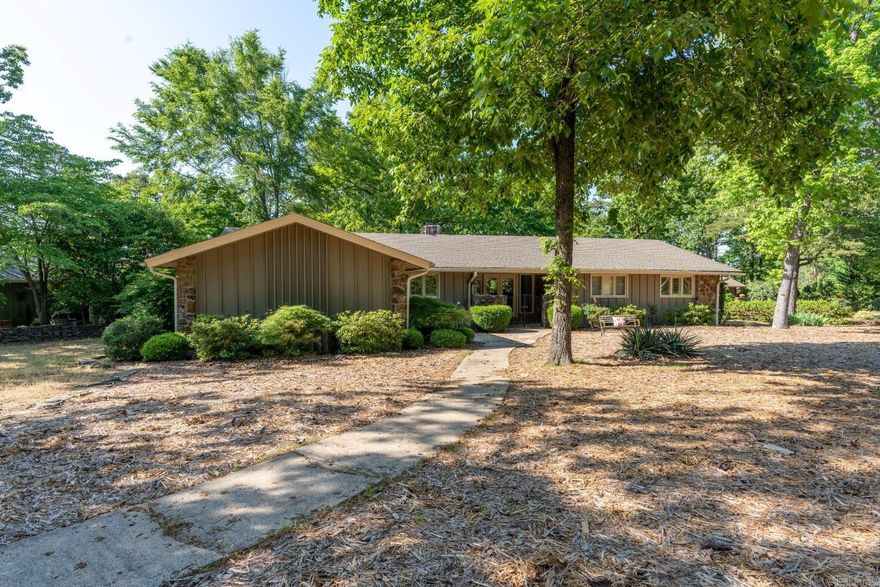 Eden Isle FURNISHED LAKEVIEW home, around the corner from Eden Isle Marina!  3-beds, 3-baths, hardwood floors, cathedral ceilings, open floorplan, great screened porch and decks, covered golf cart parking...a great lake house!