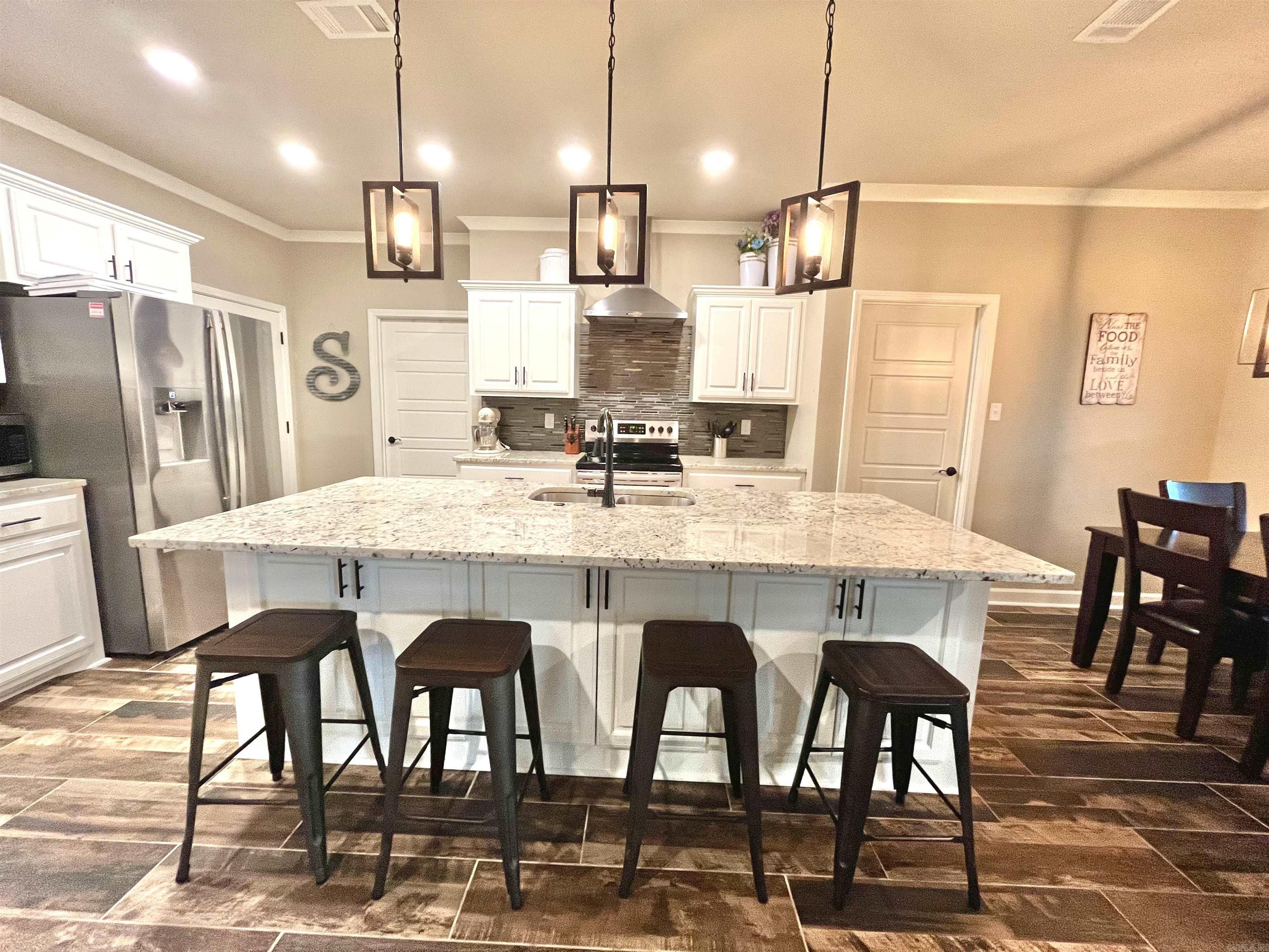 HIDDEN VALLEY ESTATES - Residential