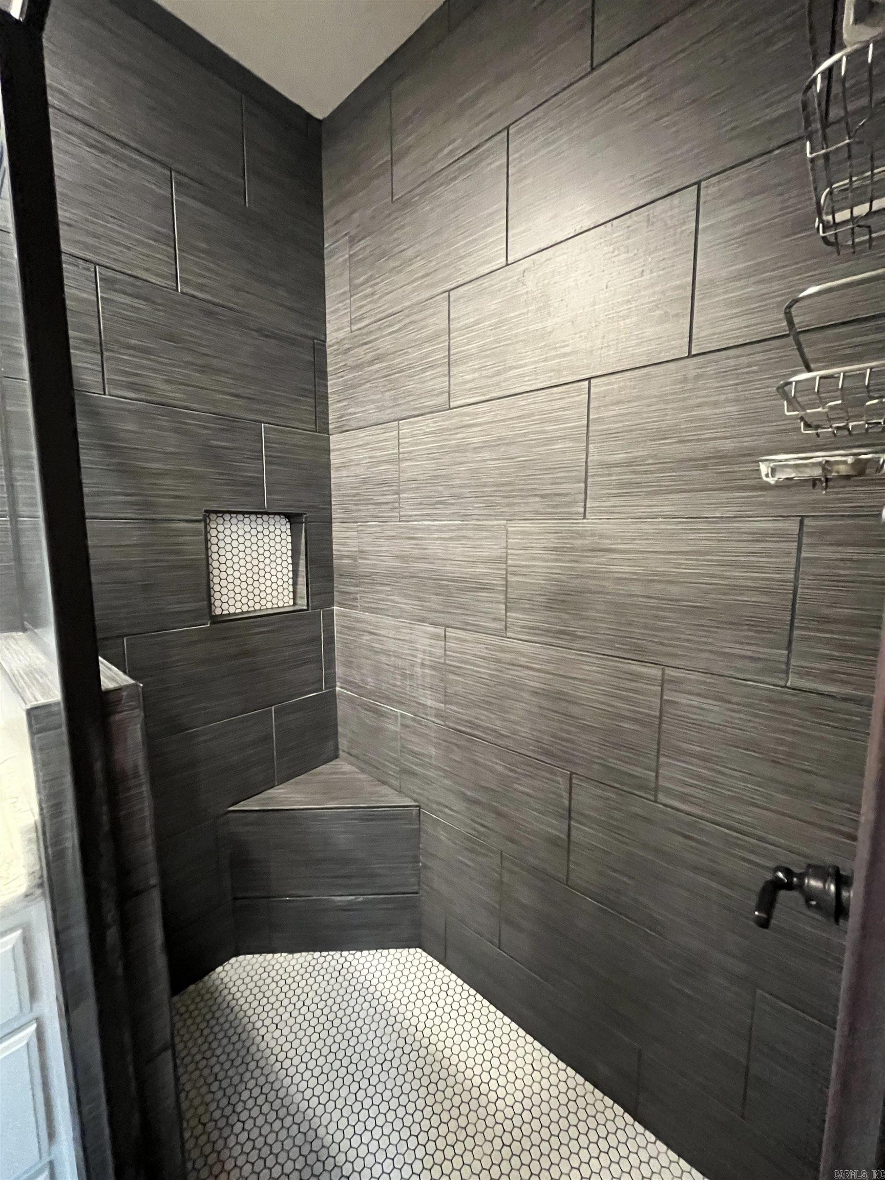 HIDDEN VALLEY ESTATES - Residential