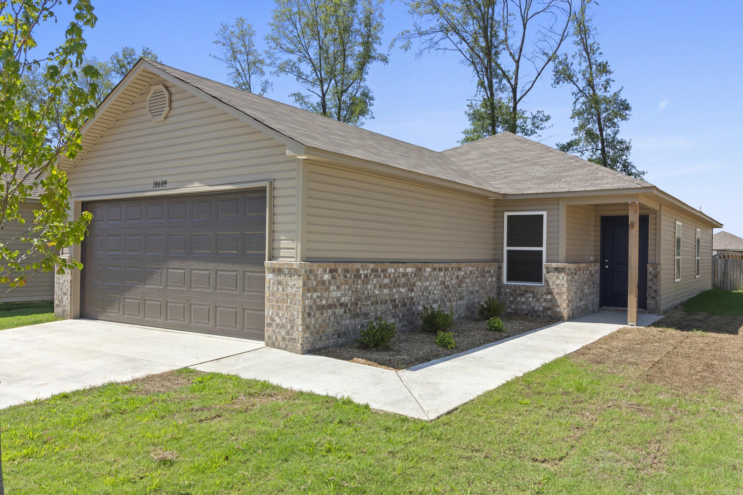 COUNTRY CLUB OF ARK THE - Residential