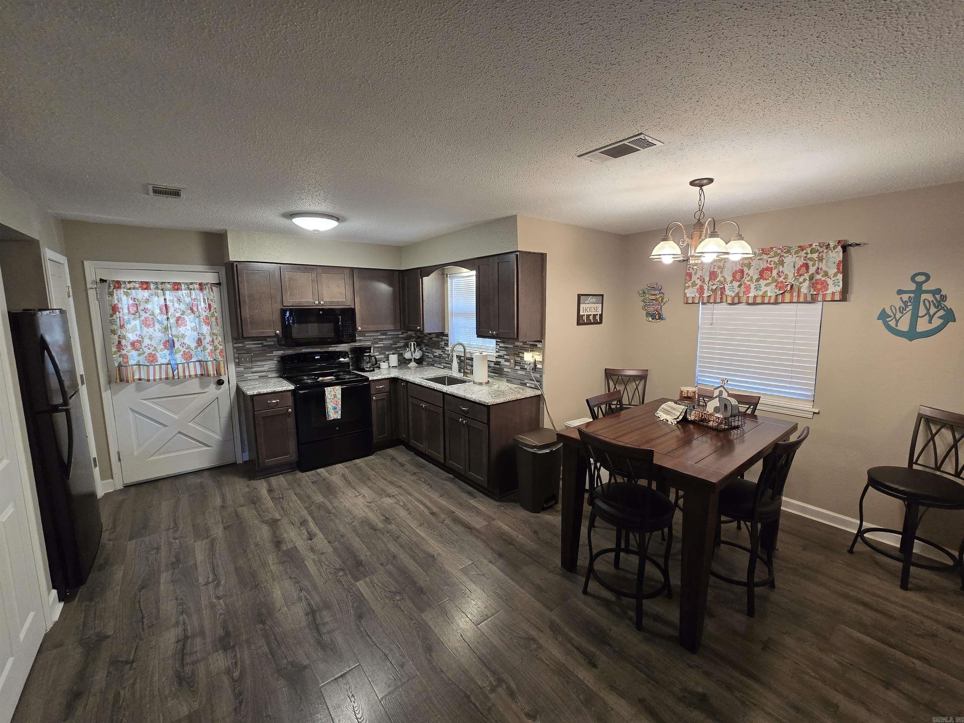 LAKEWOOD - Residential