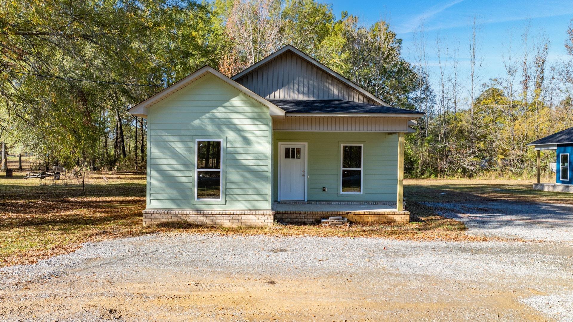 Welcome to this stunning new construction home! Featuring 3 bedrooms and 2 bathrooms, this property offers a beautiful layout, granite counter tops throughout,  and lots of storage. The primary bedroom includes a walk in closet, and an en suite bathroom with double vanities. This home is a must see, call for your private showing today!