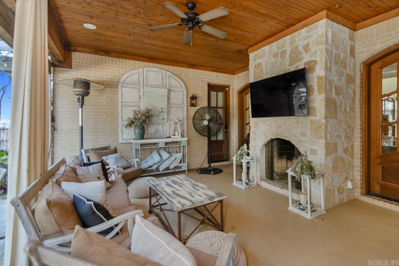 HURRICANE LAKE EST - Residential