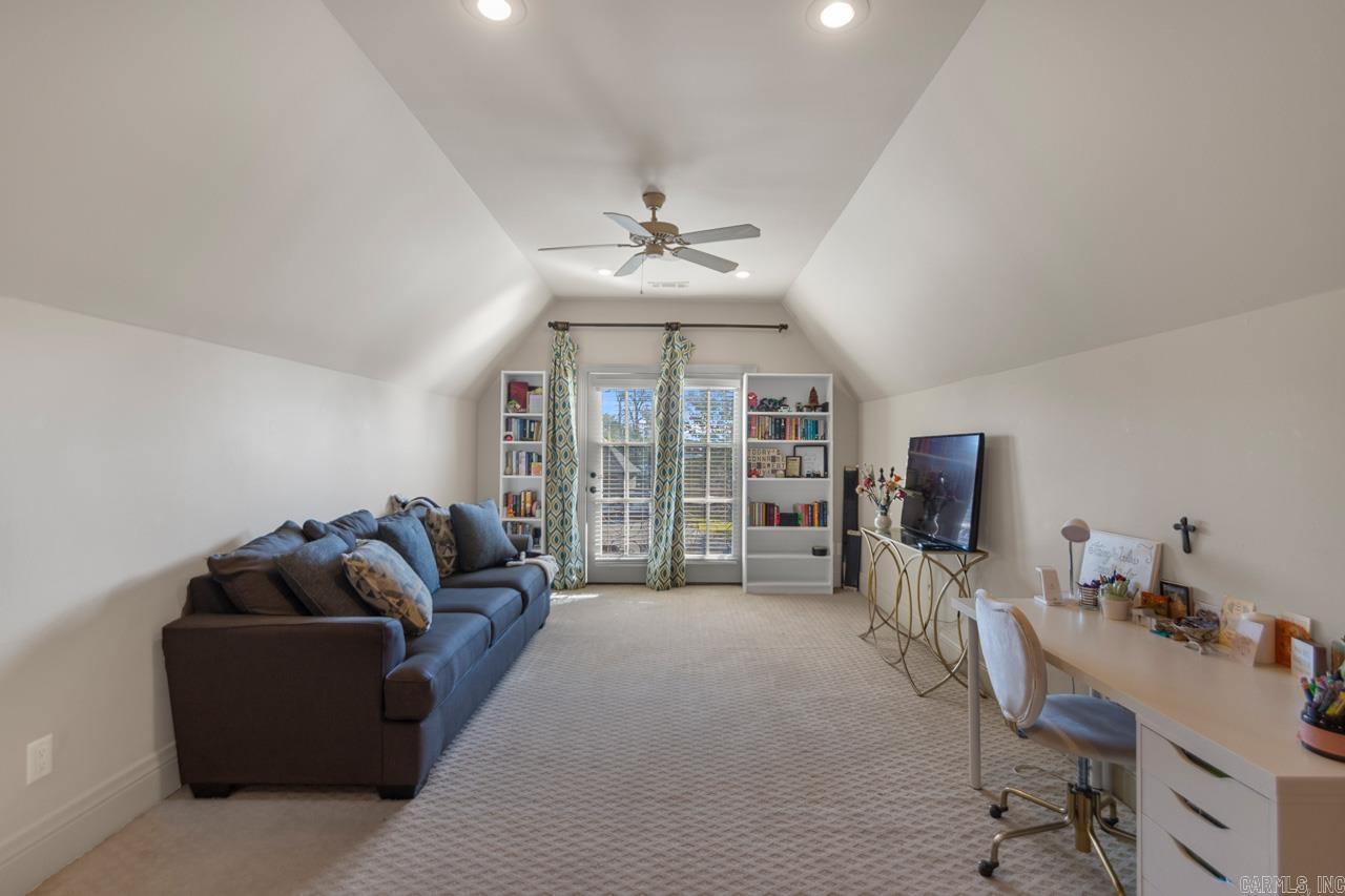 HURRICANE LAKE EST - Residential