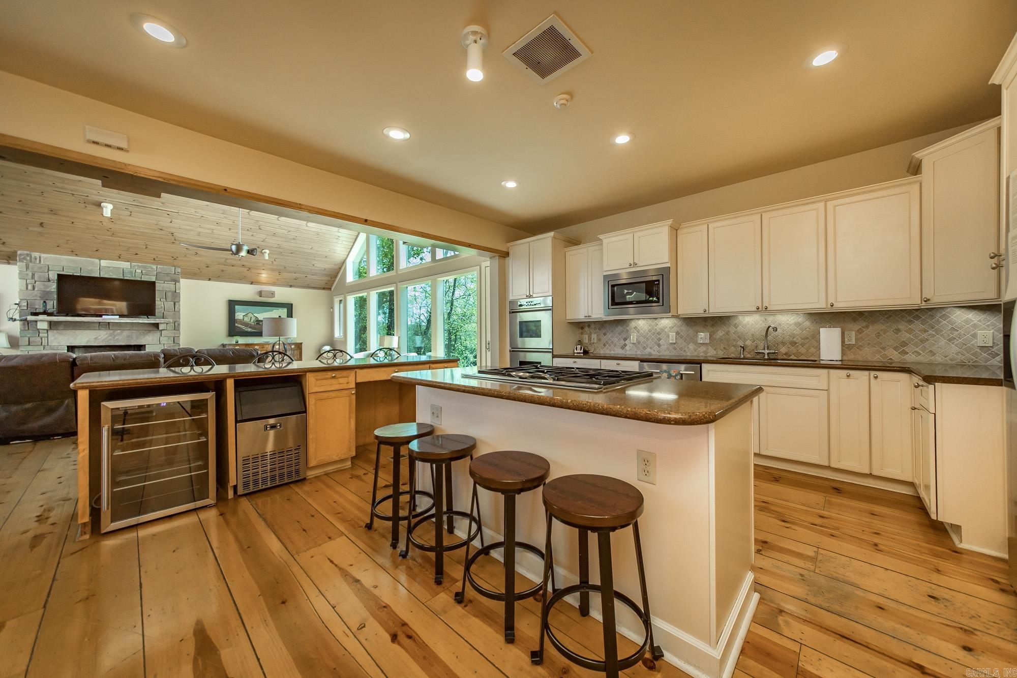 RIVER BEND - Residential