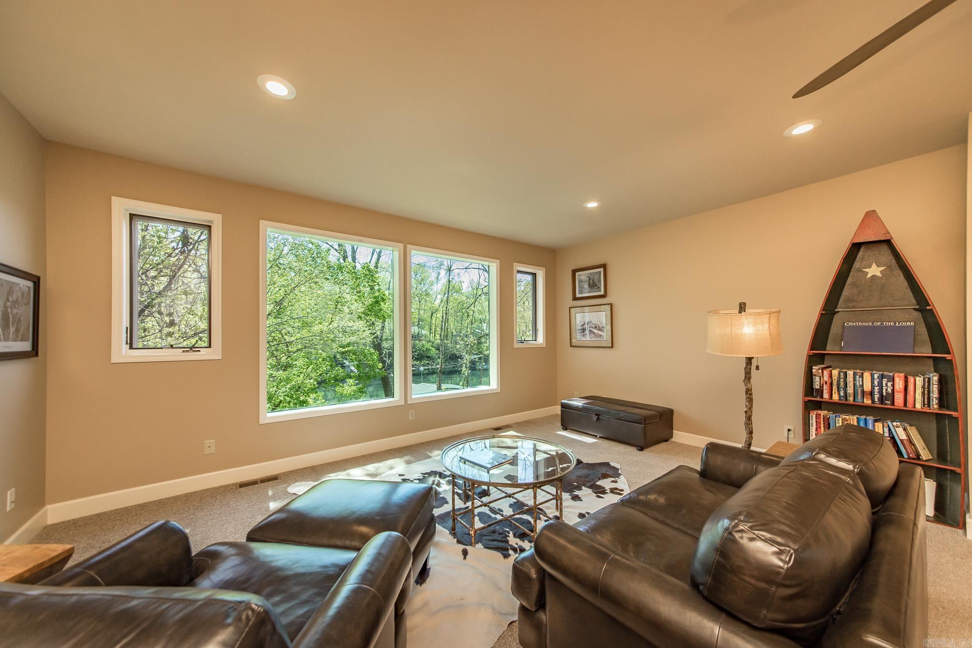 RIVER BEND - Residential