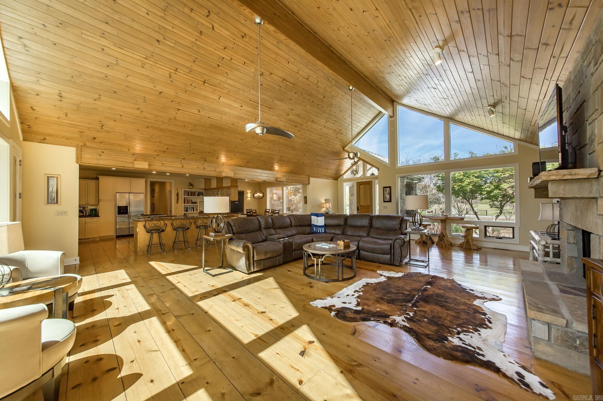 RIVER BEND - Residential