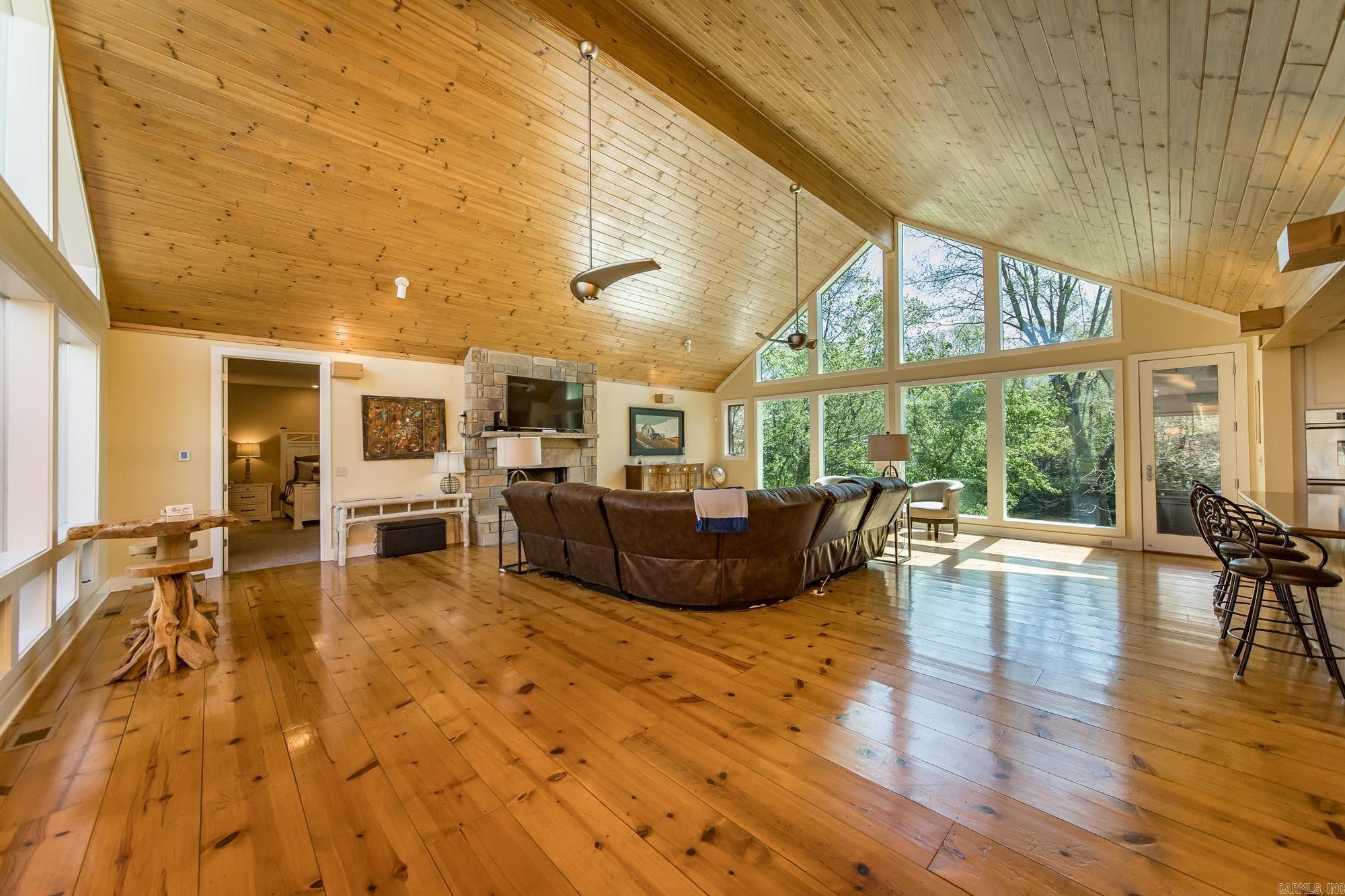 RIVER BEND - Residential