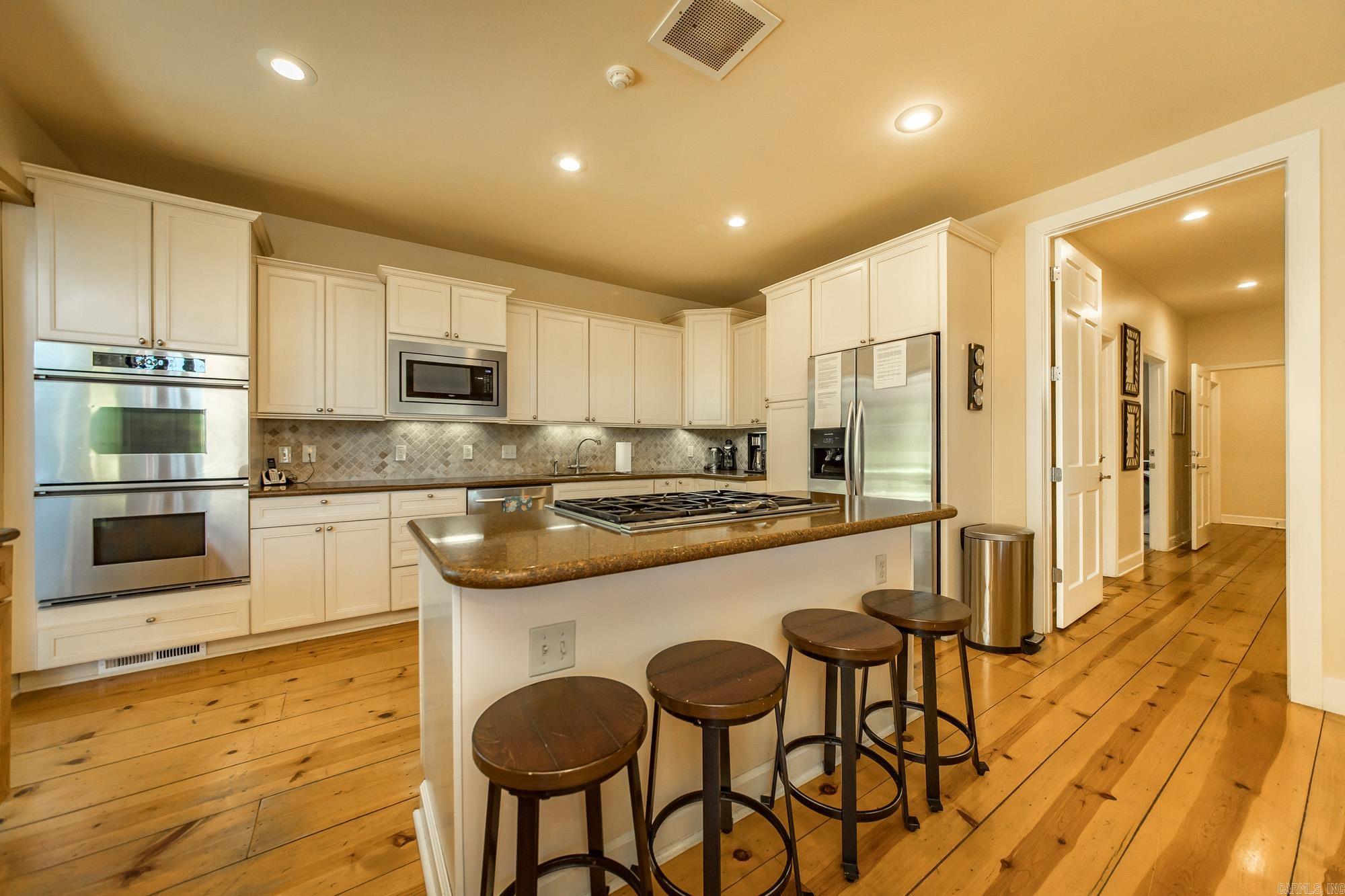 RIVER BEND - Residential