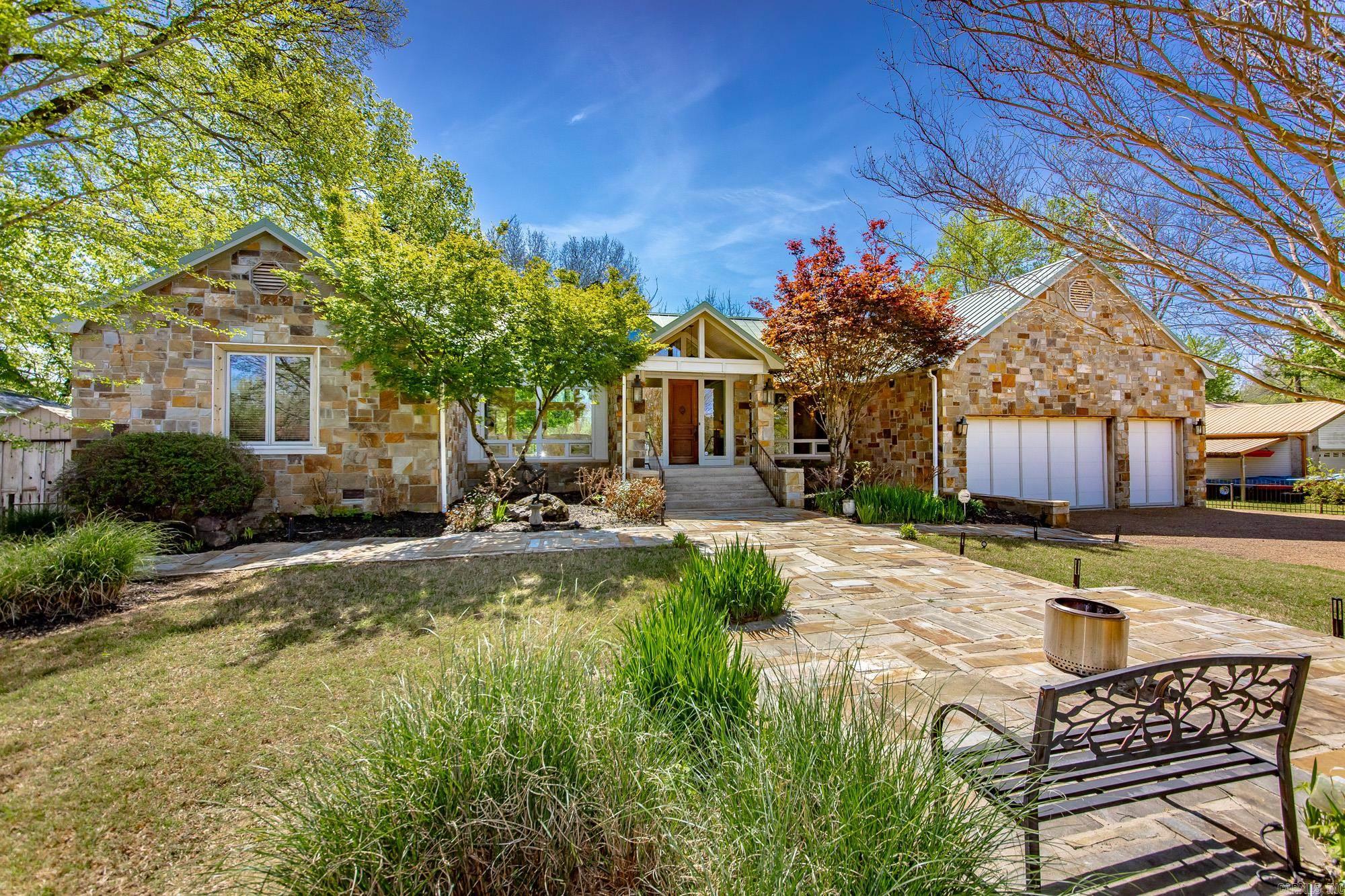 RIVER BEND - Residential