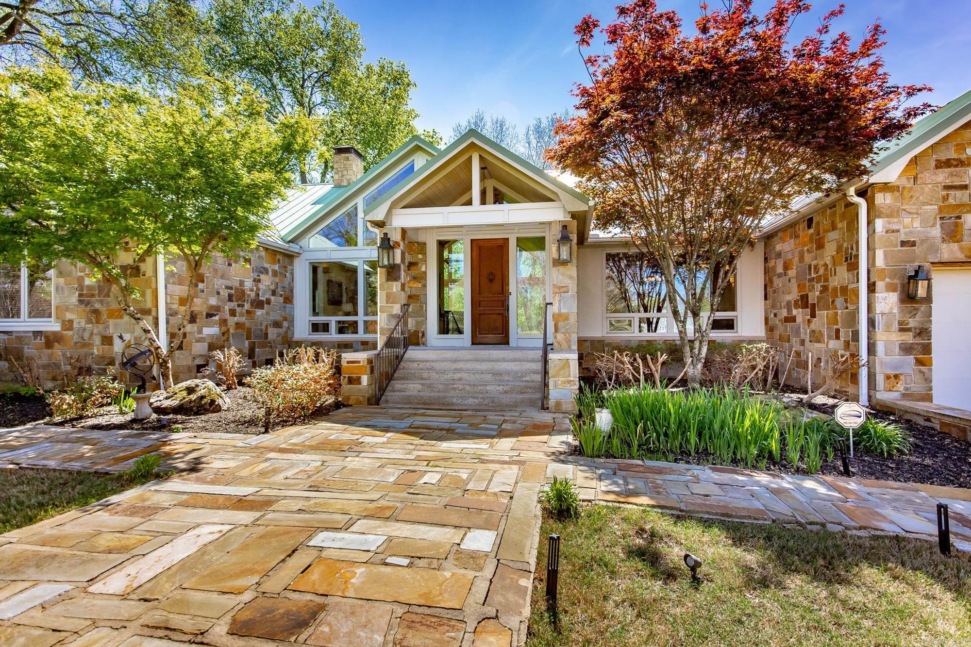 RIVER BEND - Residential