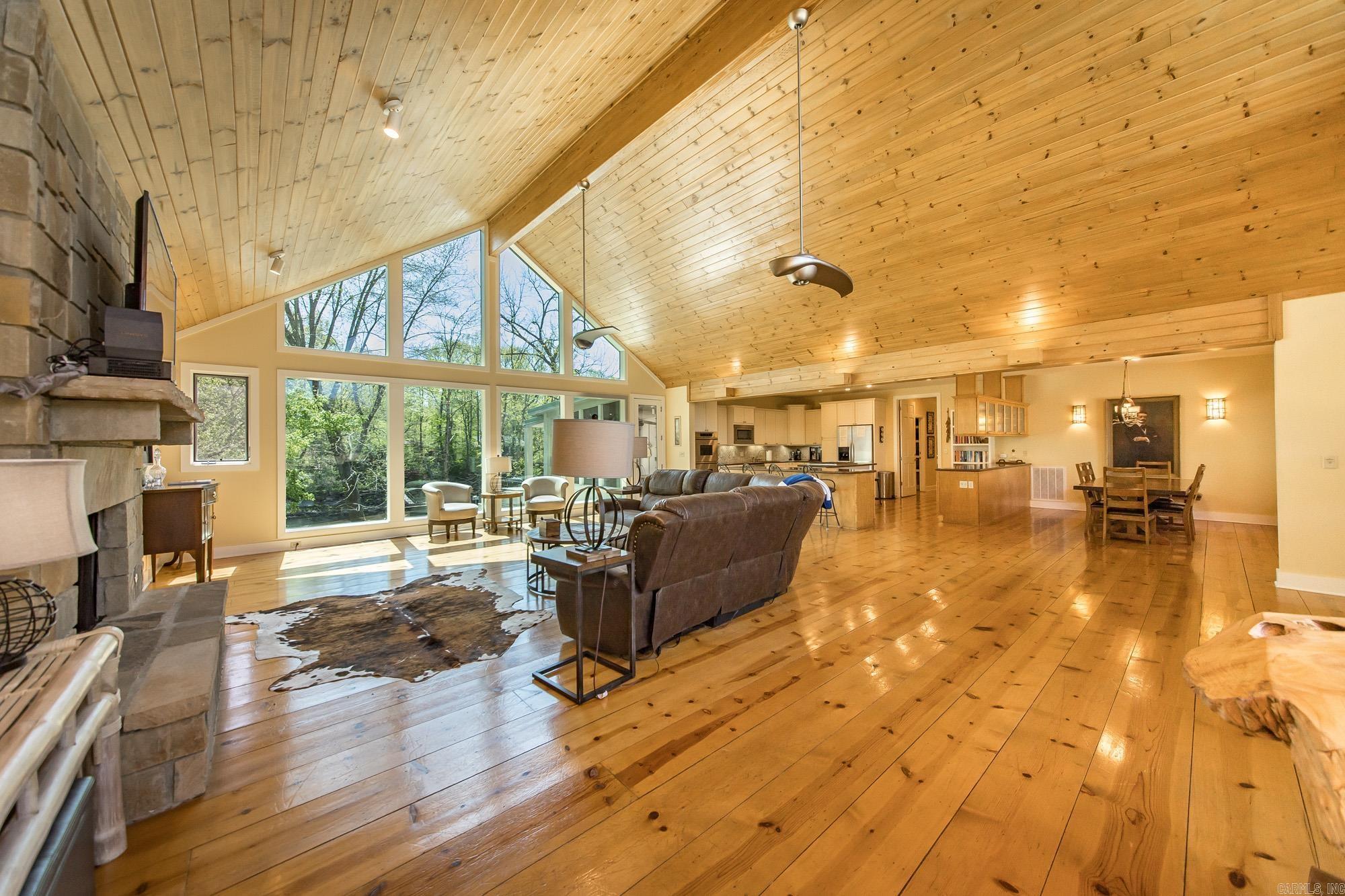 RIVER BEND - Residential