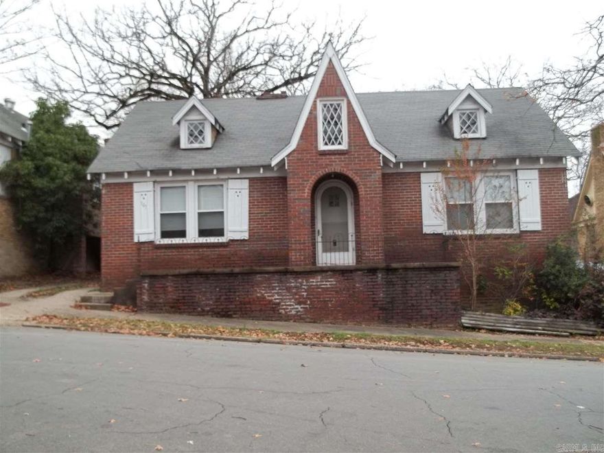 Nicely painted interior, cozy living room, dining room, Hardwood floors, 2 bedroom, 1 bath, furnished kitchen, W/D furnished, HVAC, off-street parking & plenty of storage. $850 per month, $850 Security Deposit with approved application. Call Marshall Peters & Associates 501-414-8340