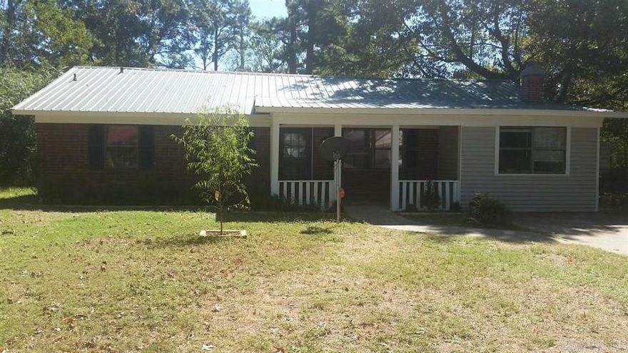 Newly renovated Little Rock home for rent. 3 bed, 2 bath. Cute home with fireplace, granite, nice size backyard, new tile, storage in back, great location.